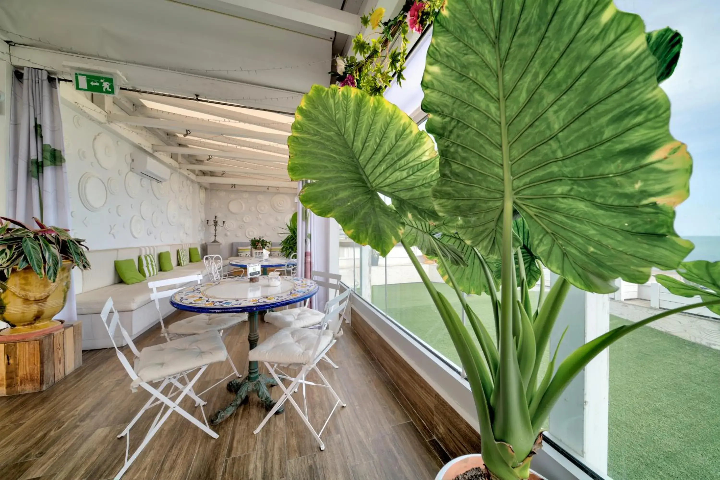 Restaurant/places to eat in Hotel Select Suites & Spa - Apartments Restaurant/places to eat in Hotel Select Suites & Spa - Apartments