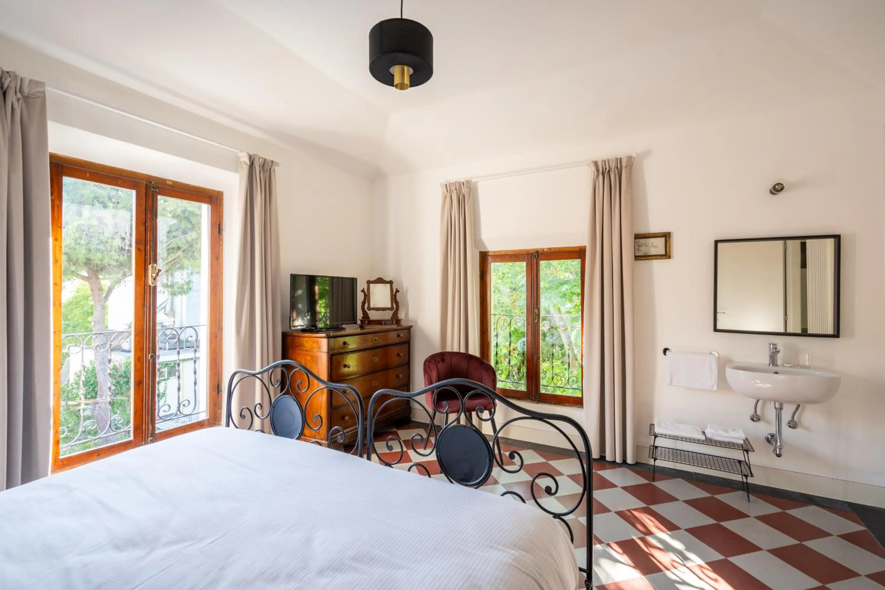 Bed in Hotel Select Suites & Spa - Apartments