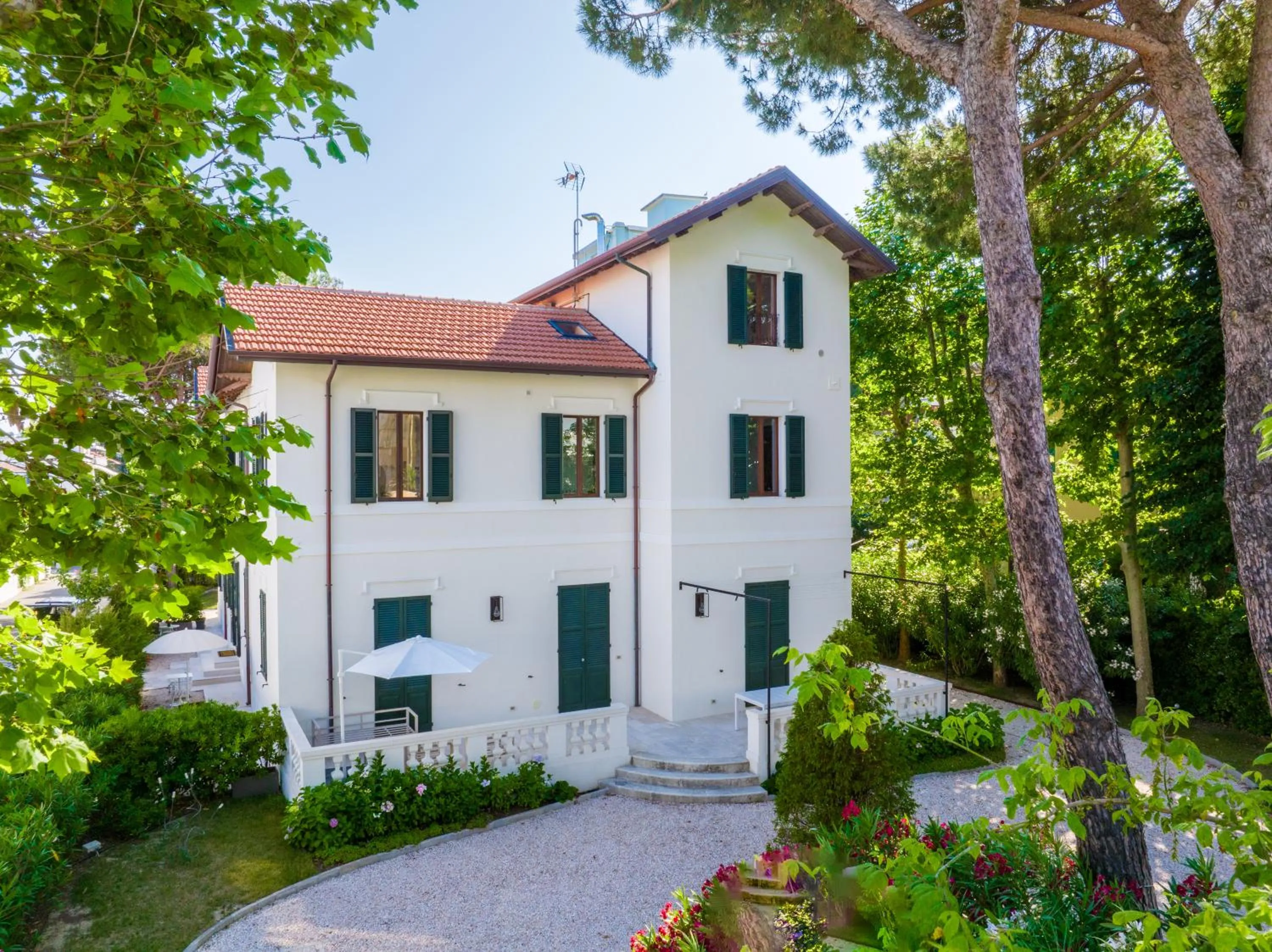 Property building in Hotel Select Suites & Spa - Apartments