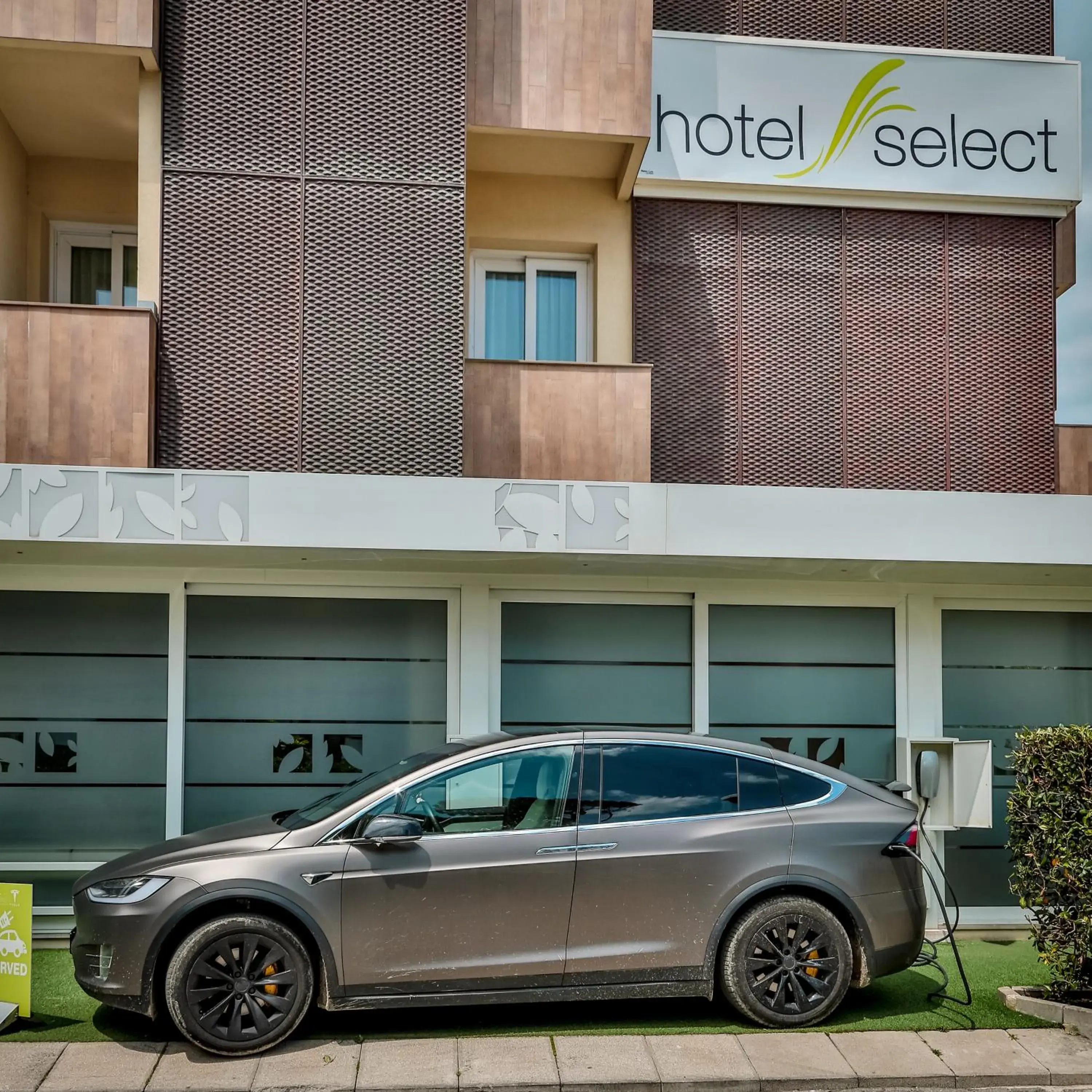 Property building in Hotel Select Suites & Spa - Apartments Property building in Hotel Select Suites & Spa - Apartments