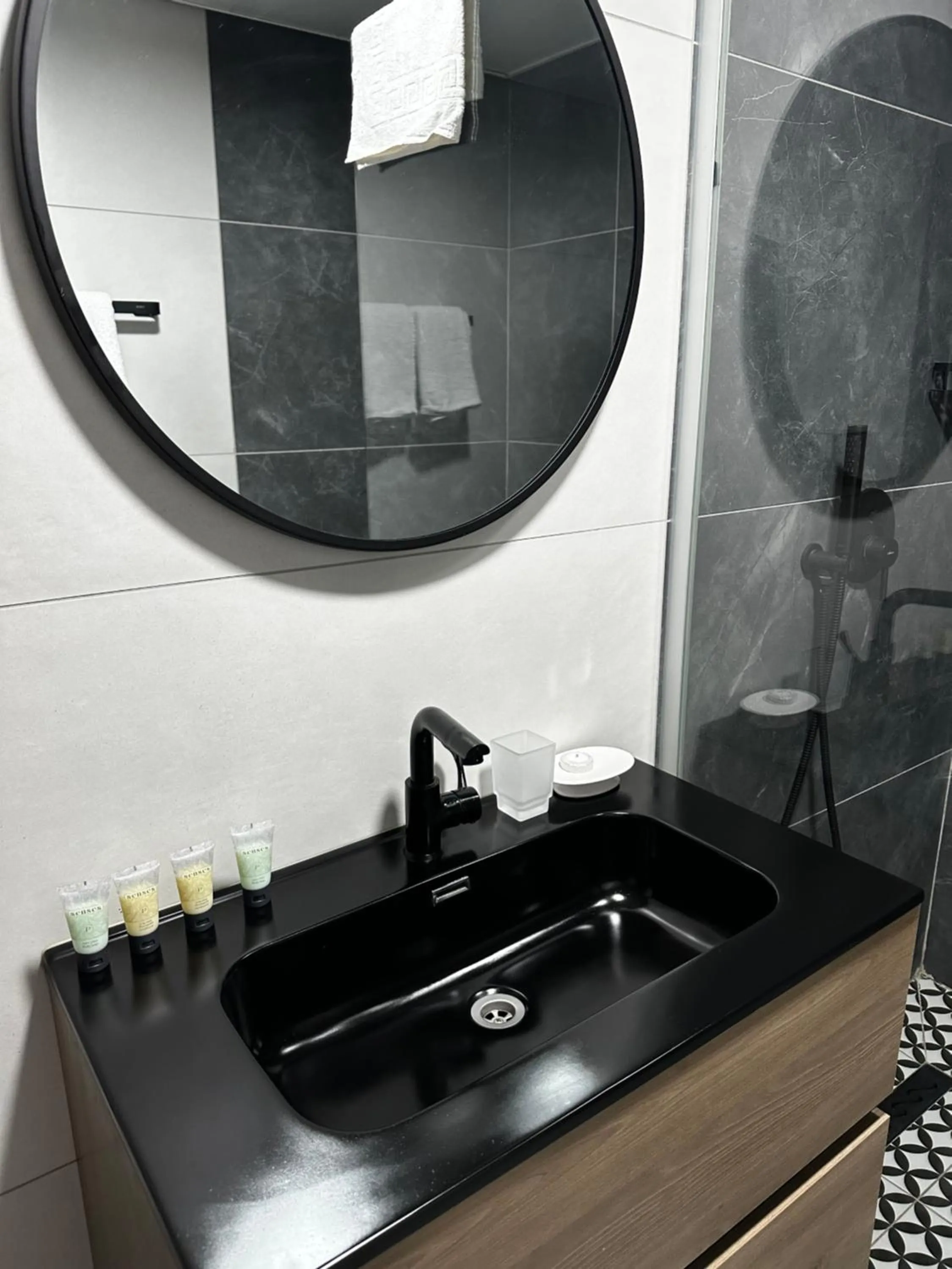 בוטיק רפאל Boutique Rafael