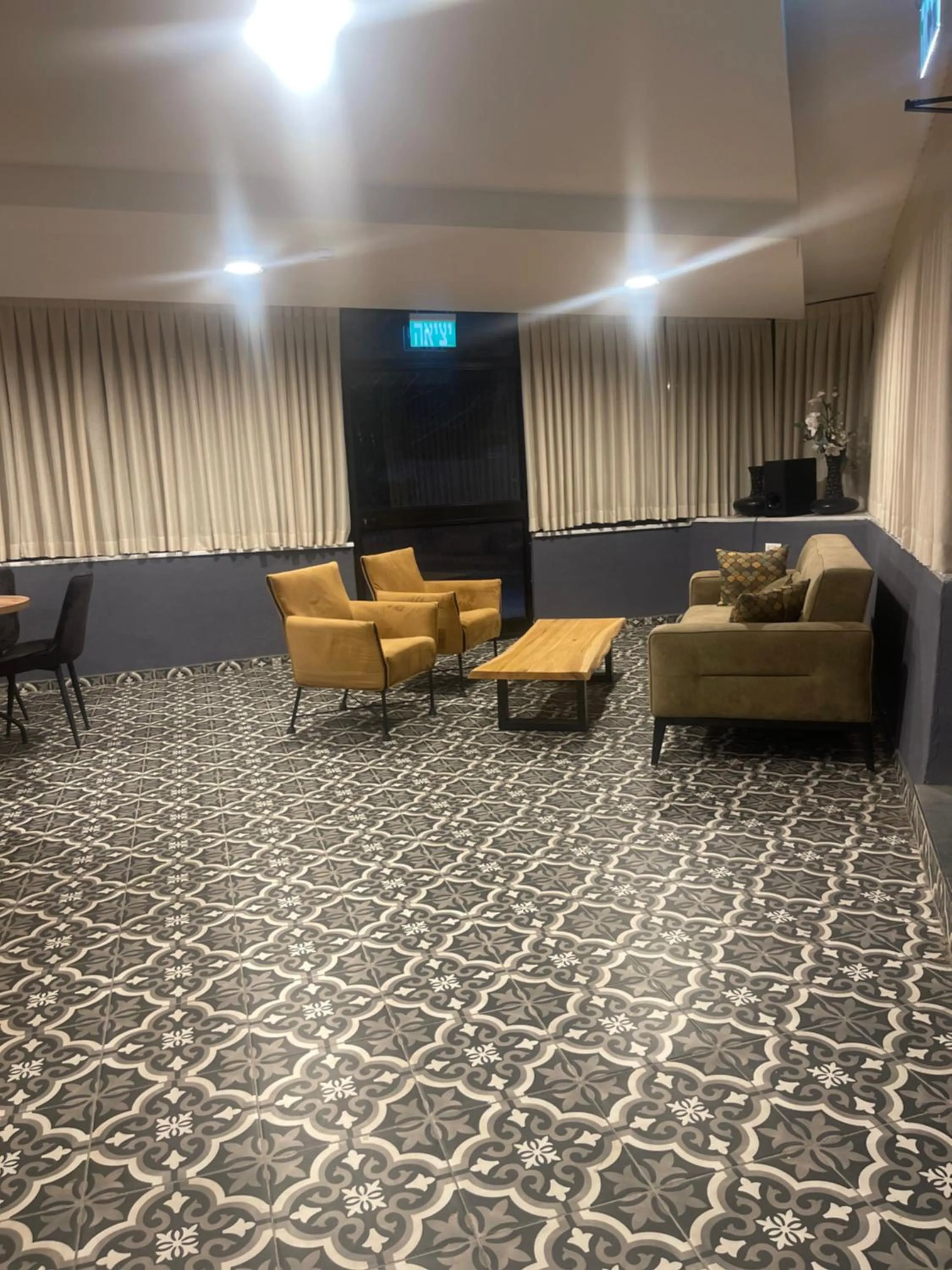 TV and multimedia in בוטיק רפאל Boutique Rafael