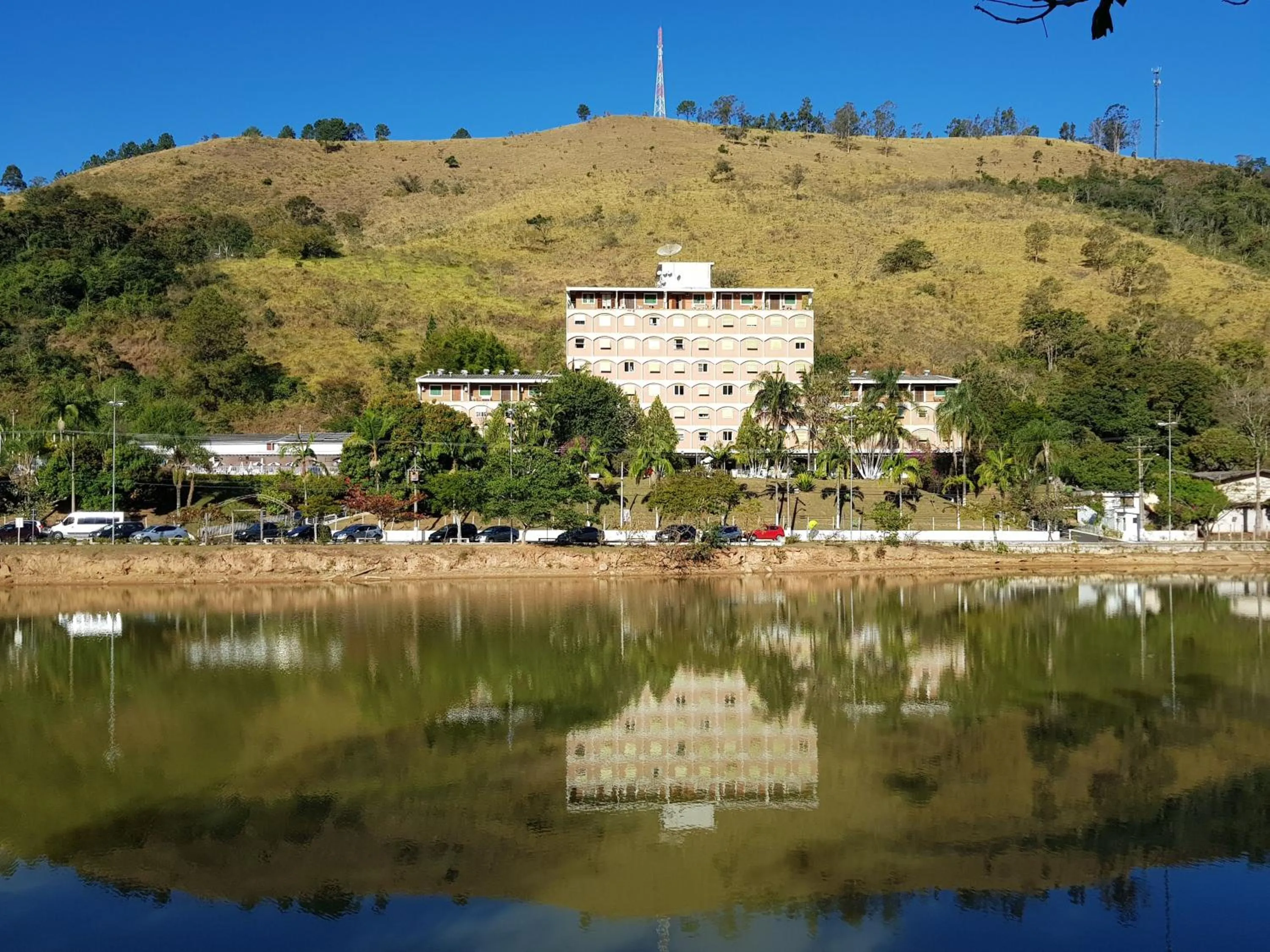 Property building in Cavalinho Branco