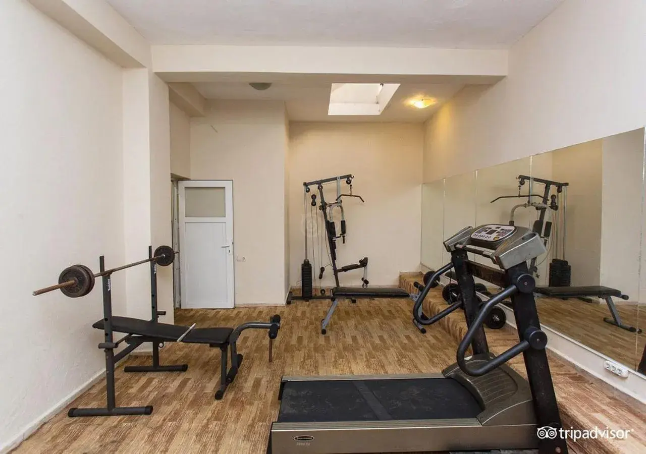 Fitness centre/facilities in MURAT 2 Hotel Fitness centre/facilities in MURAT 2 Hotel