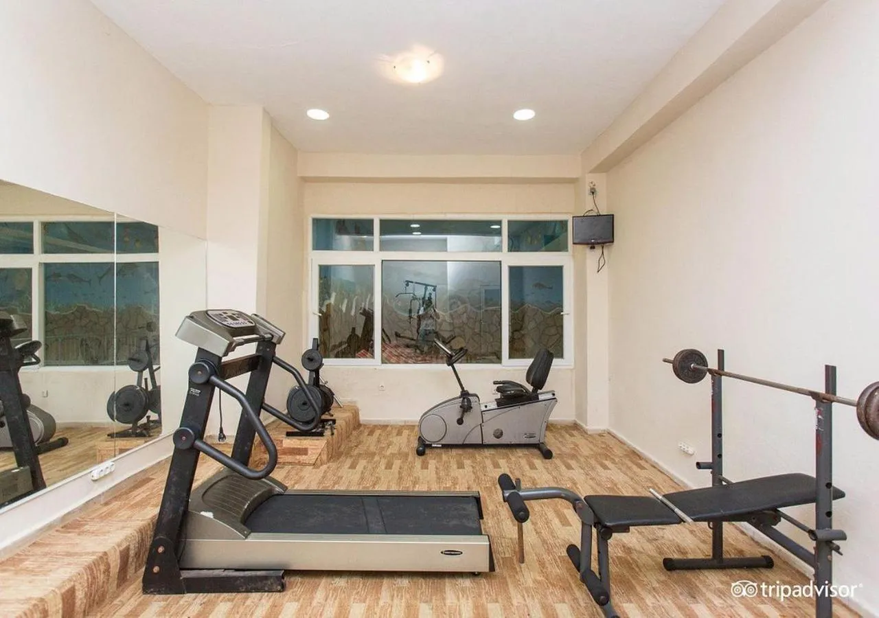 Fitness centre/facilities in MURAT 2 Hotel