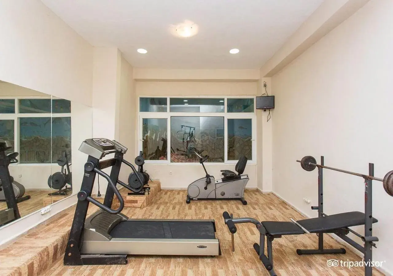 Fitness centre/facilities in MURAT 2 Hotel Fitness centre/facilities in MURAT 2 Hotel