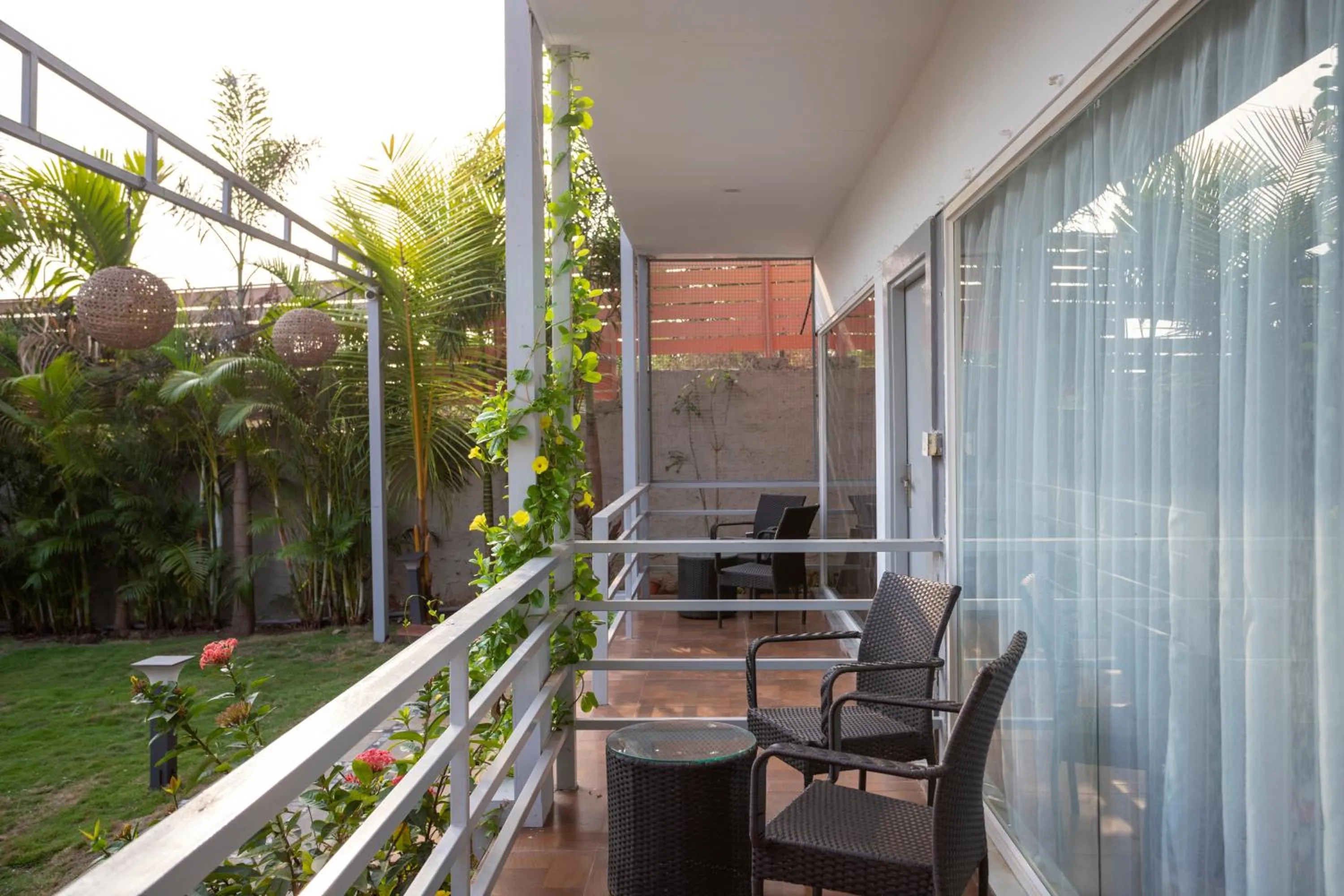 Balcony/Terrace in Koko Maya by Stone Wood Comfort