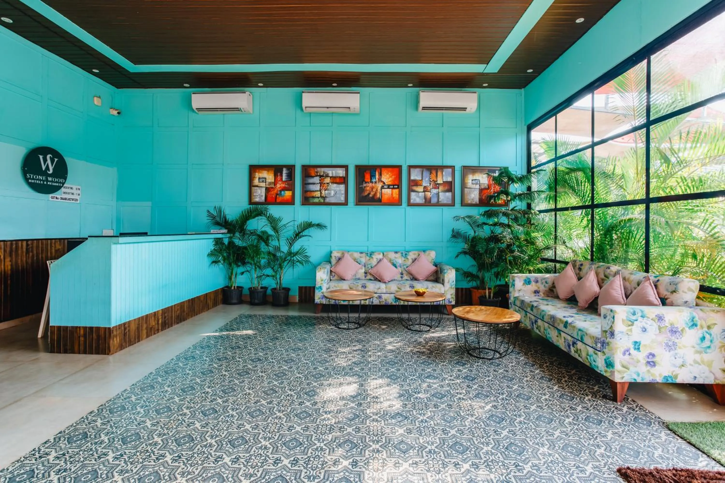 Lobby or reception in Koko Maya by Stone Wood Comfort