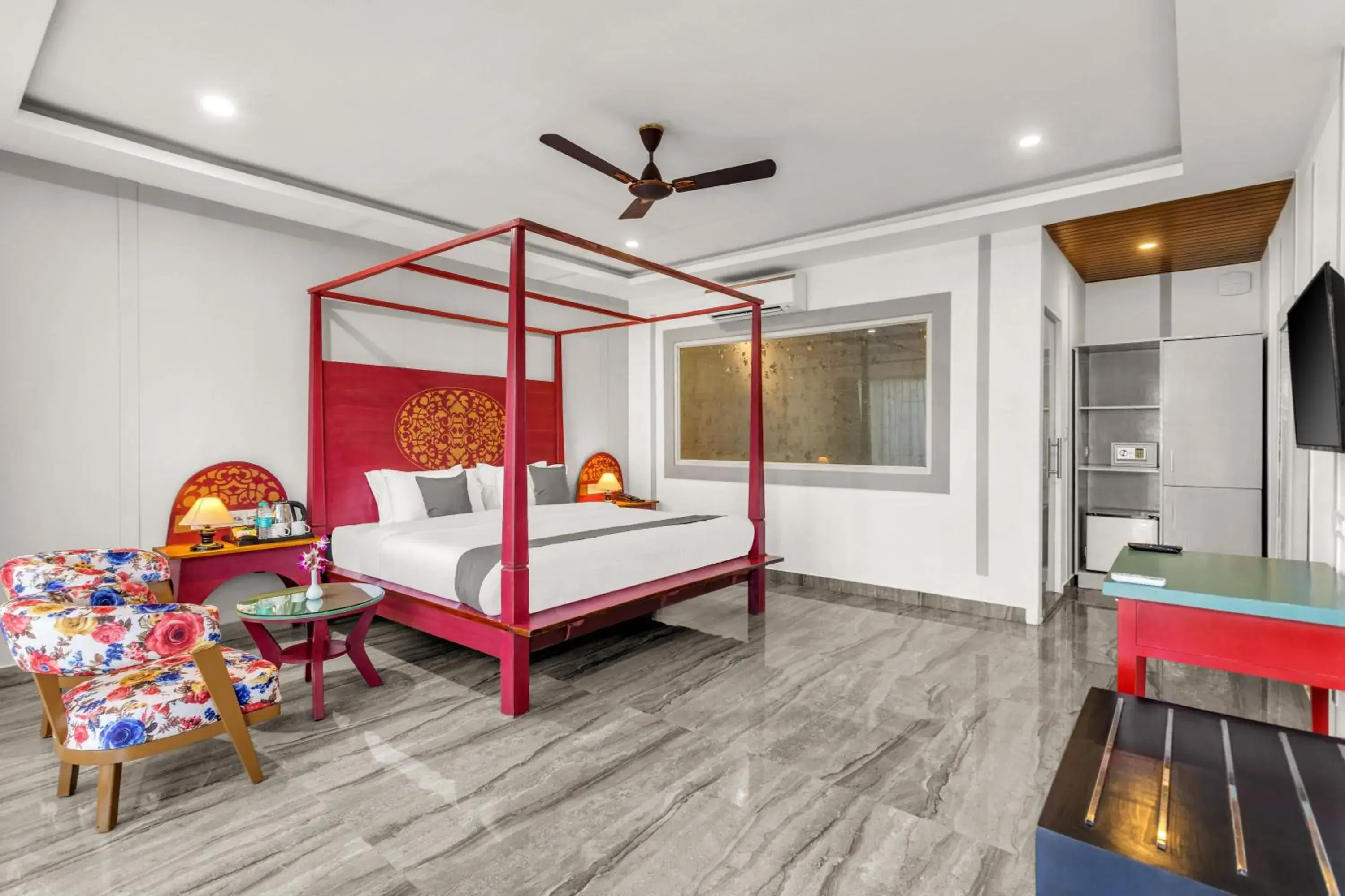 Elegant Room with Balcony in Koko Maya by Stone Wood Comfort Elegant Room with Balcony in Koko Maya by Stone Wood Comfort