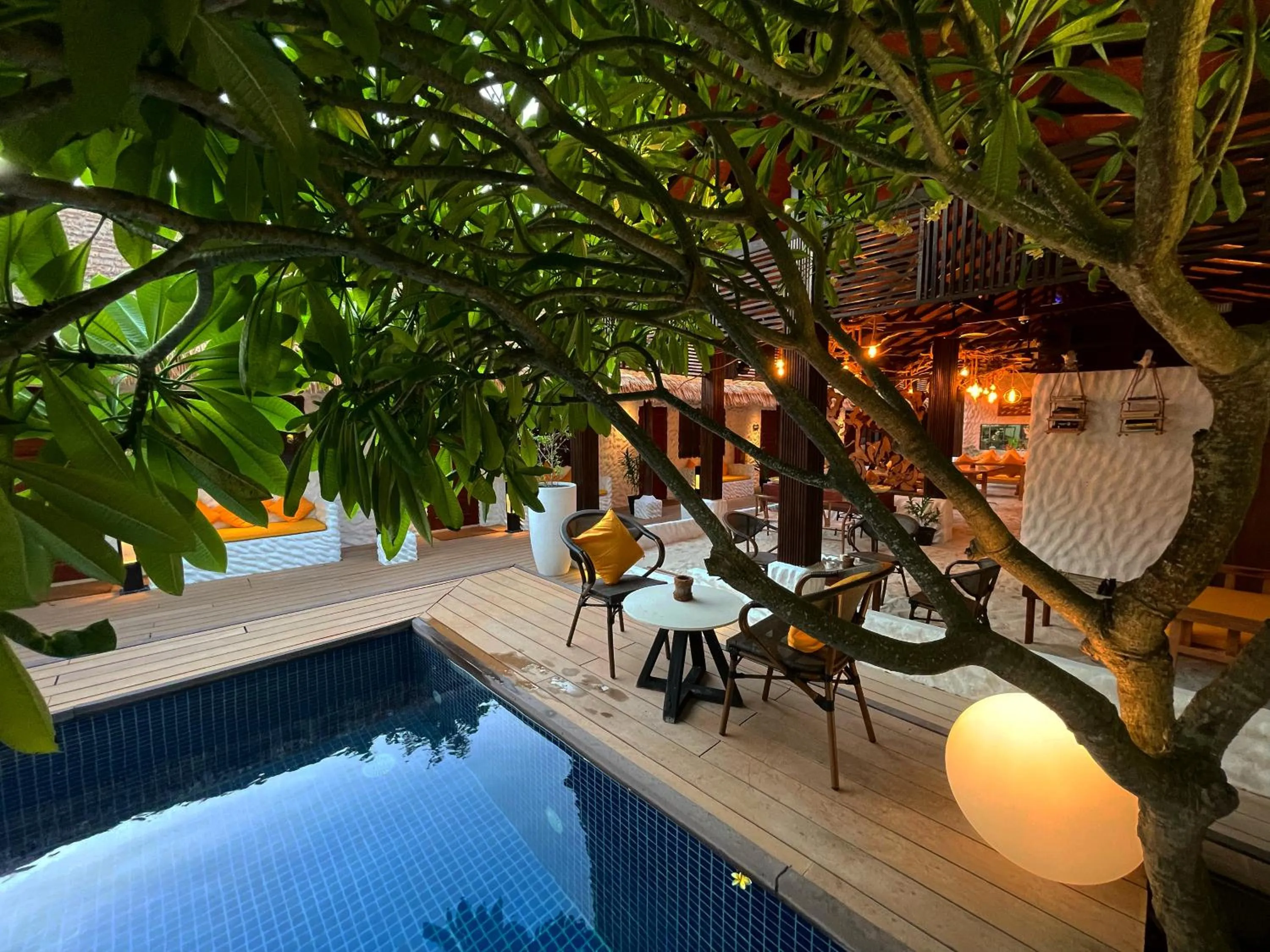 Garden in Atholhu Residence