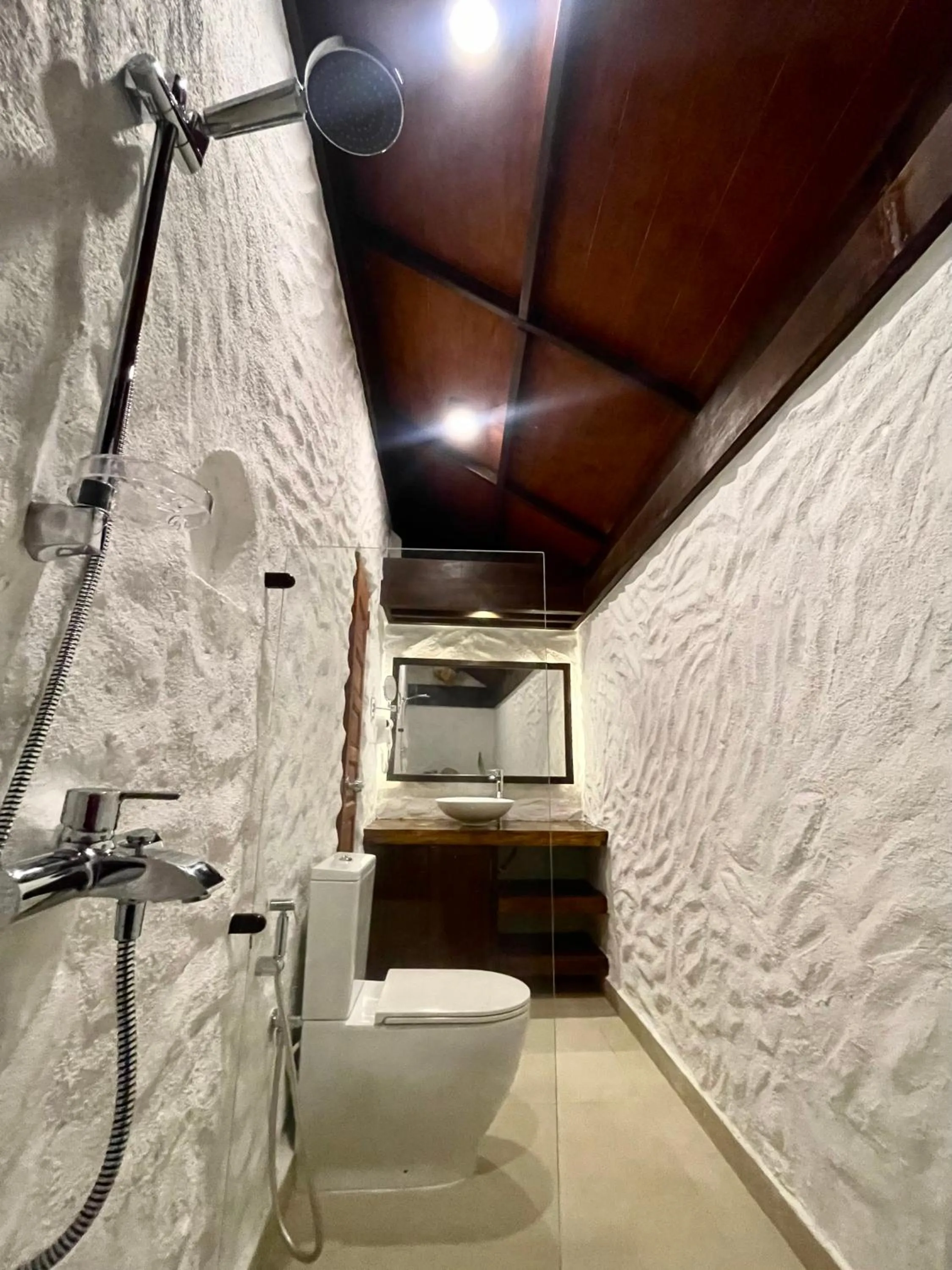 Shower in Atholhu Residence