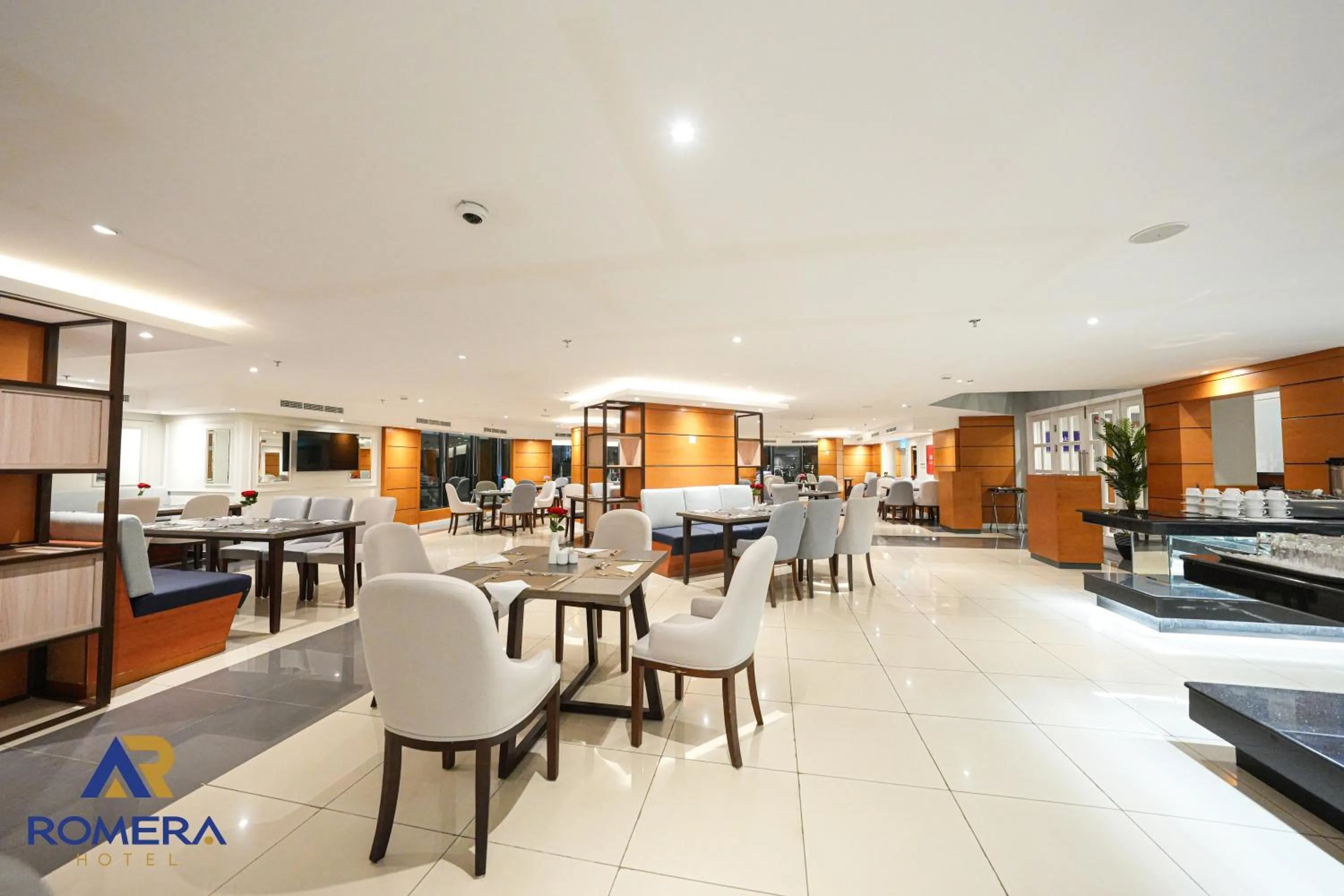 Restaurant/places to eat in Romera Hotel