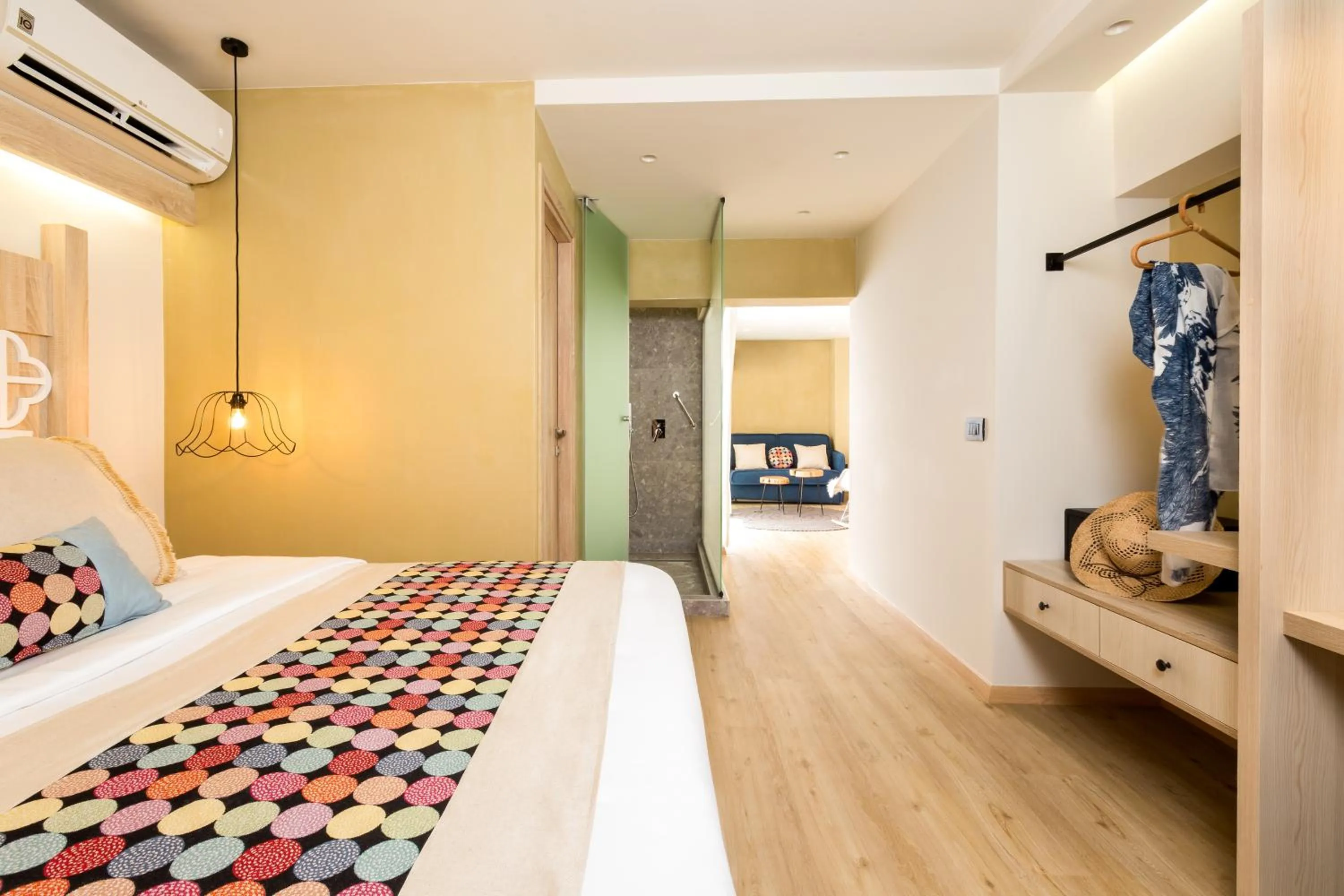 Photo of the whole room, Bed in C Suites