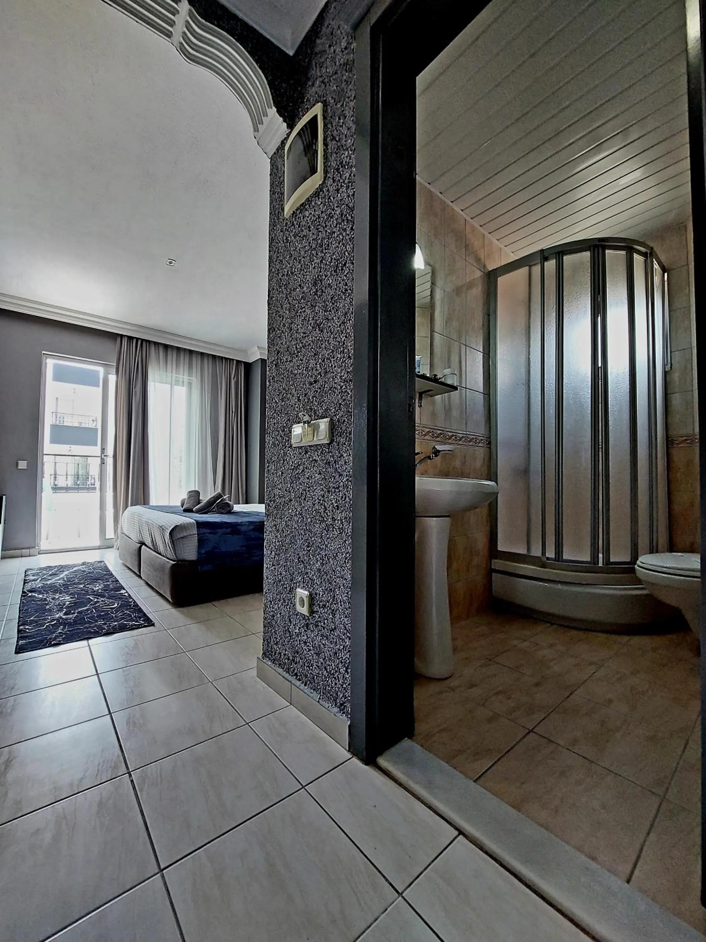 Property building, Bed in Summer rose hotel