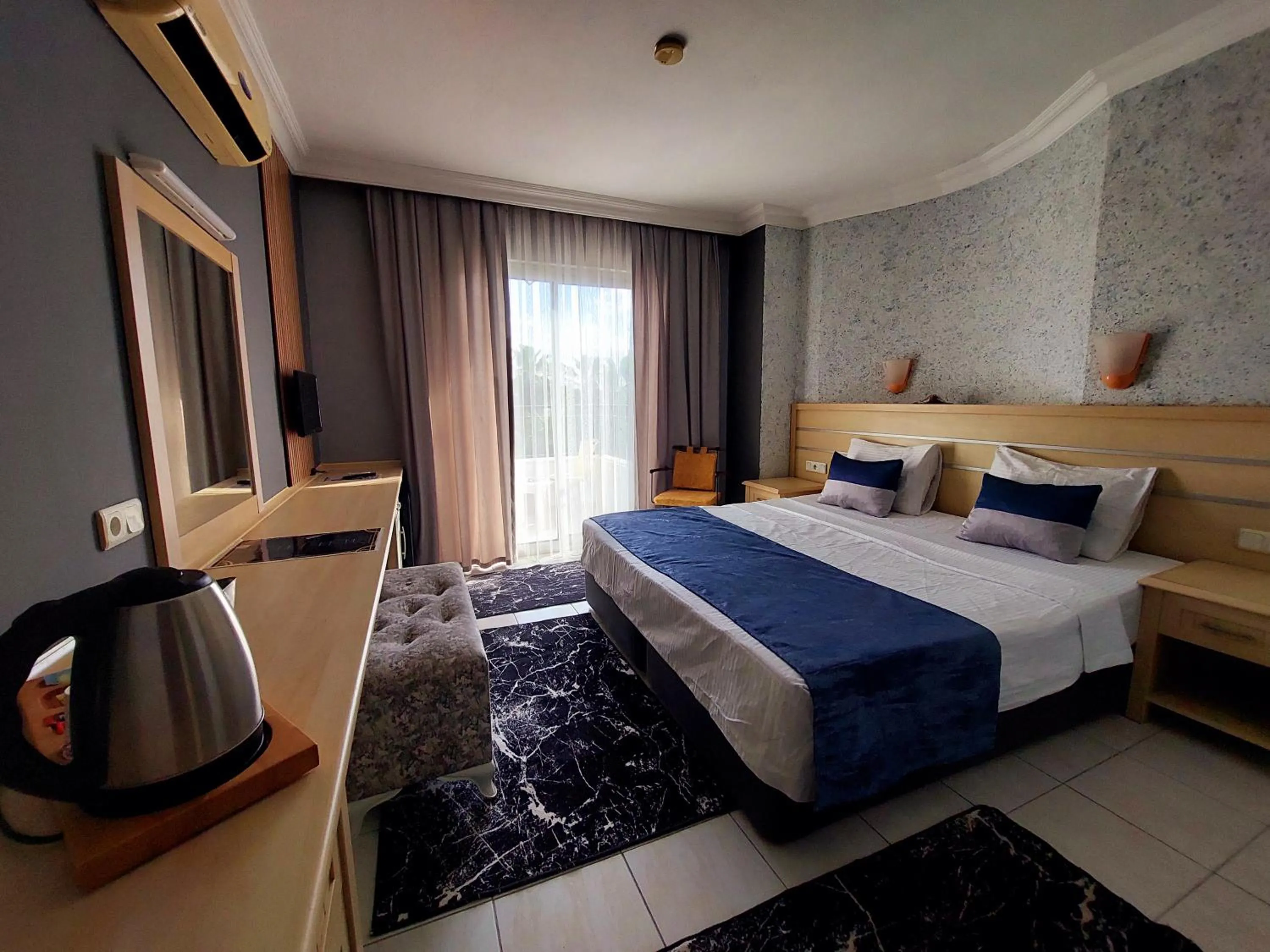 Bed in Summer rose hotel