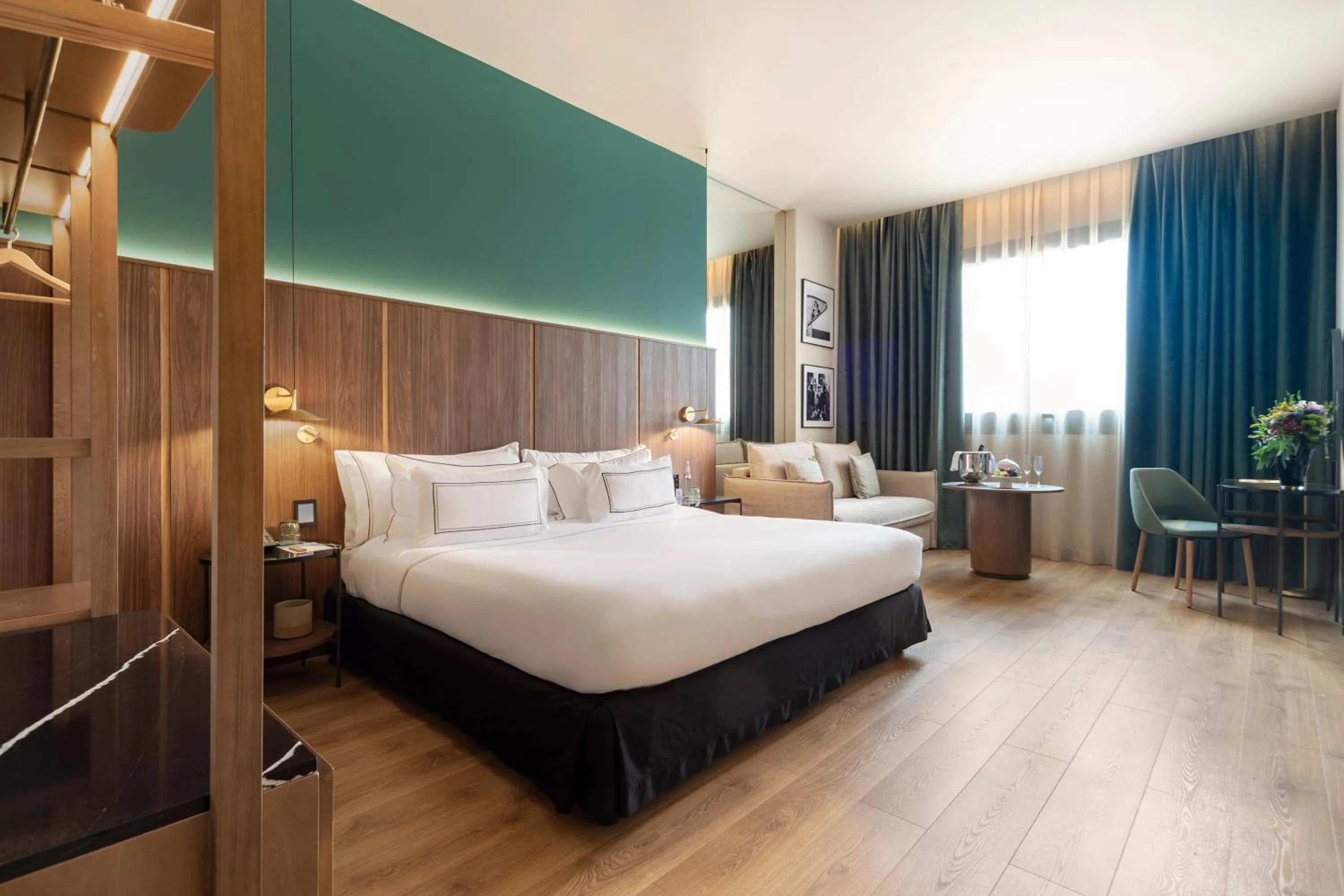 The Level Premium Room and Lounge Access in Meliá Milano