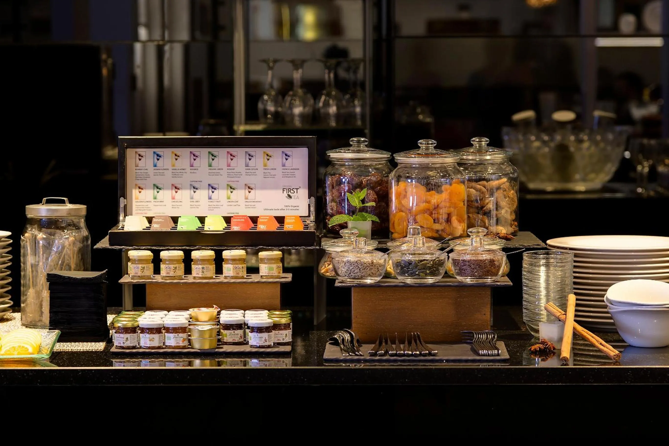 Restaurant/places to eat in Meliá Milano