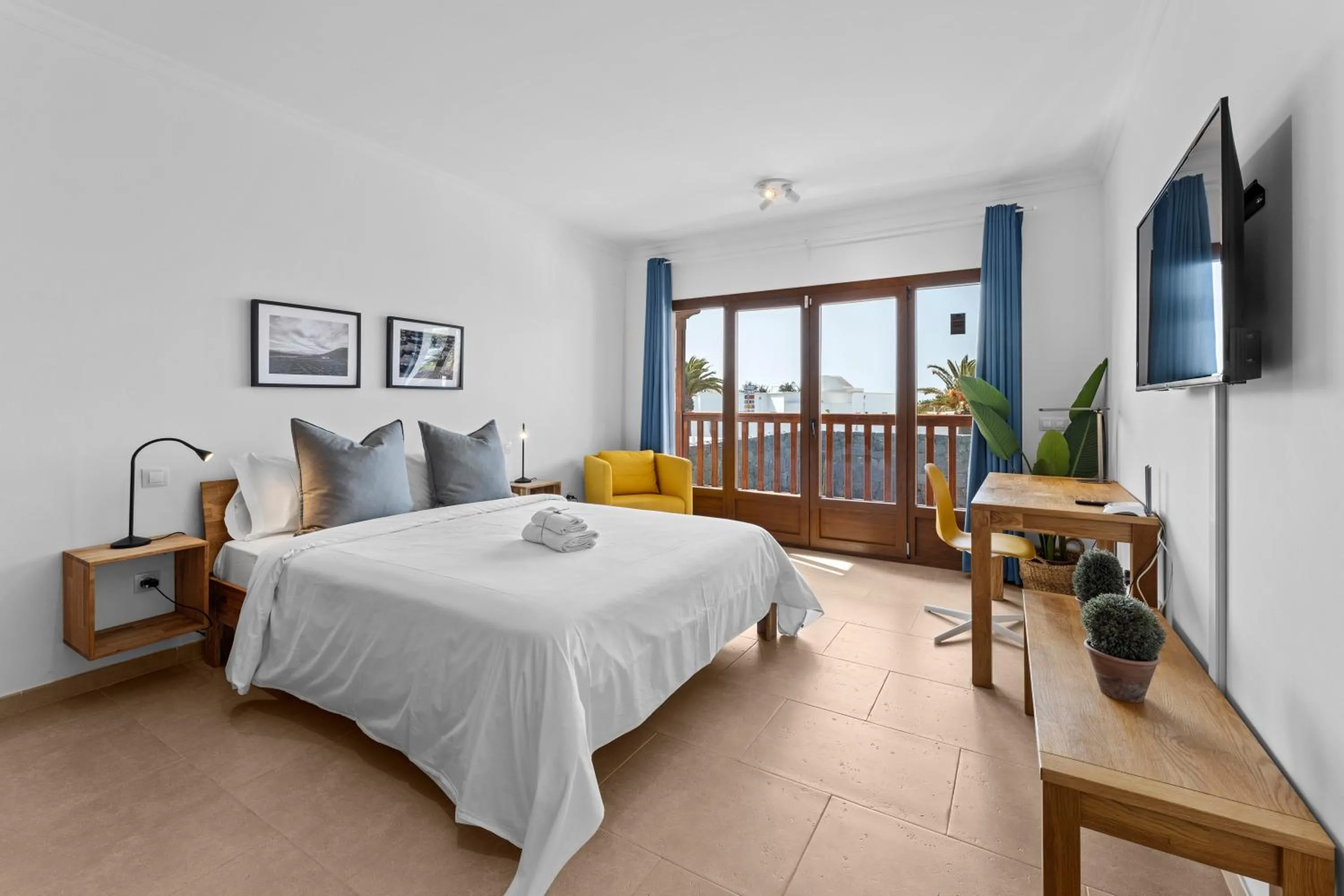 Bed in Villa Rosa by Villalia