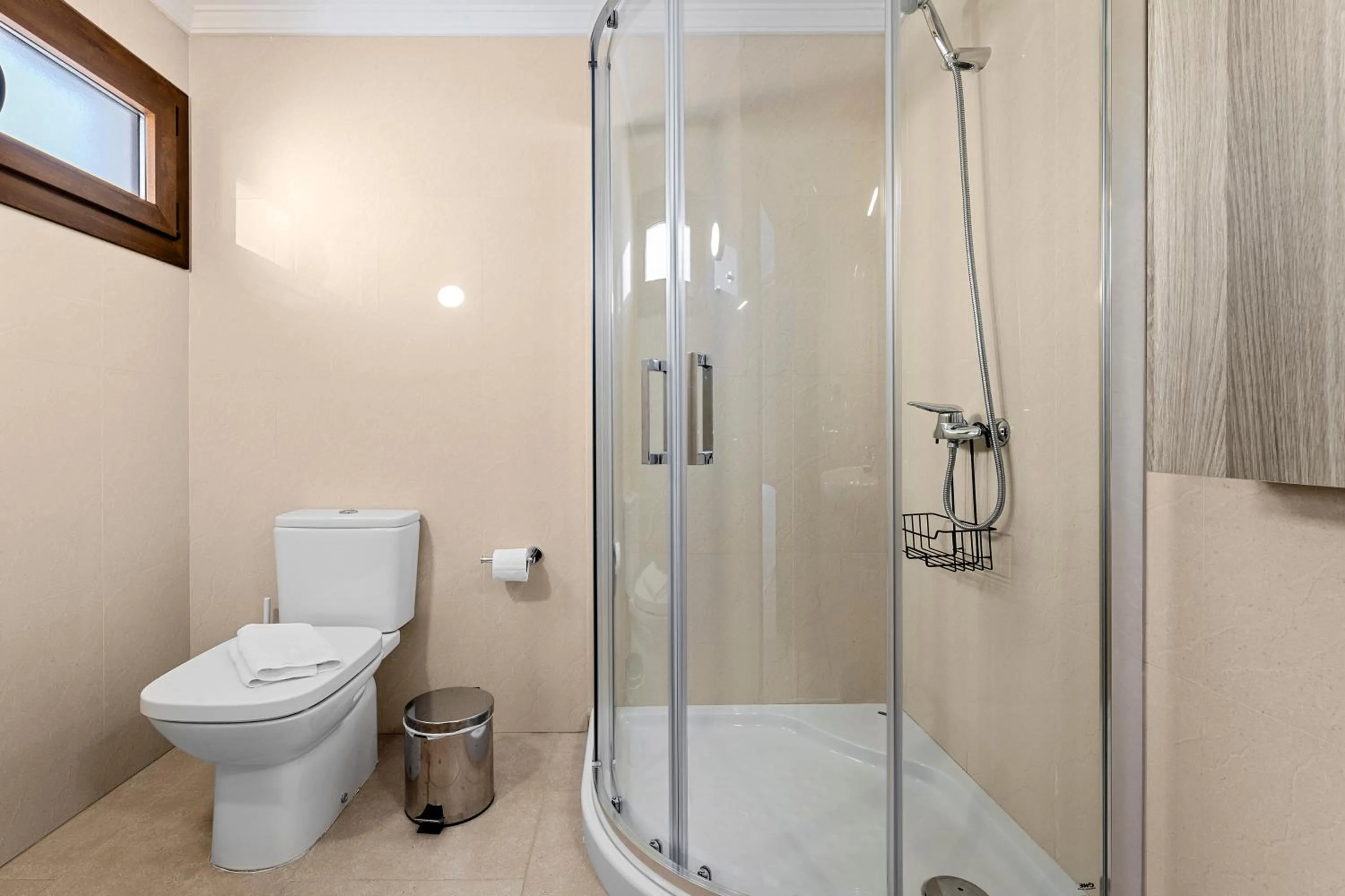 Shower in Villa Rosa by Villalia