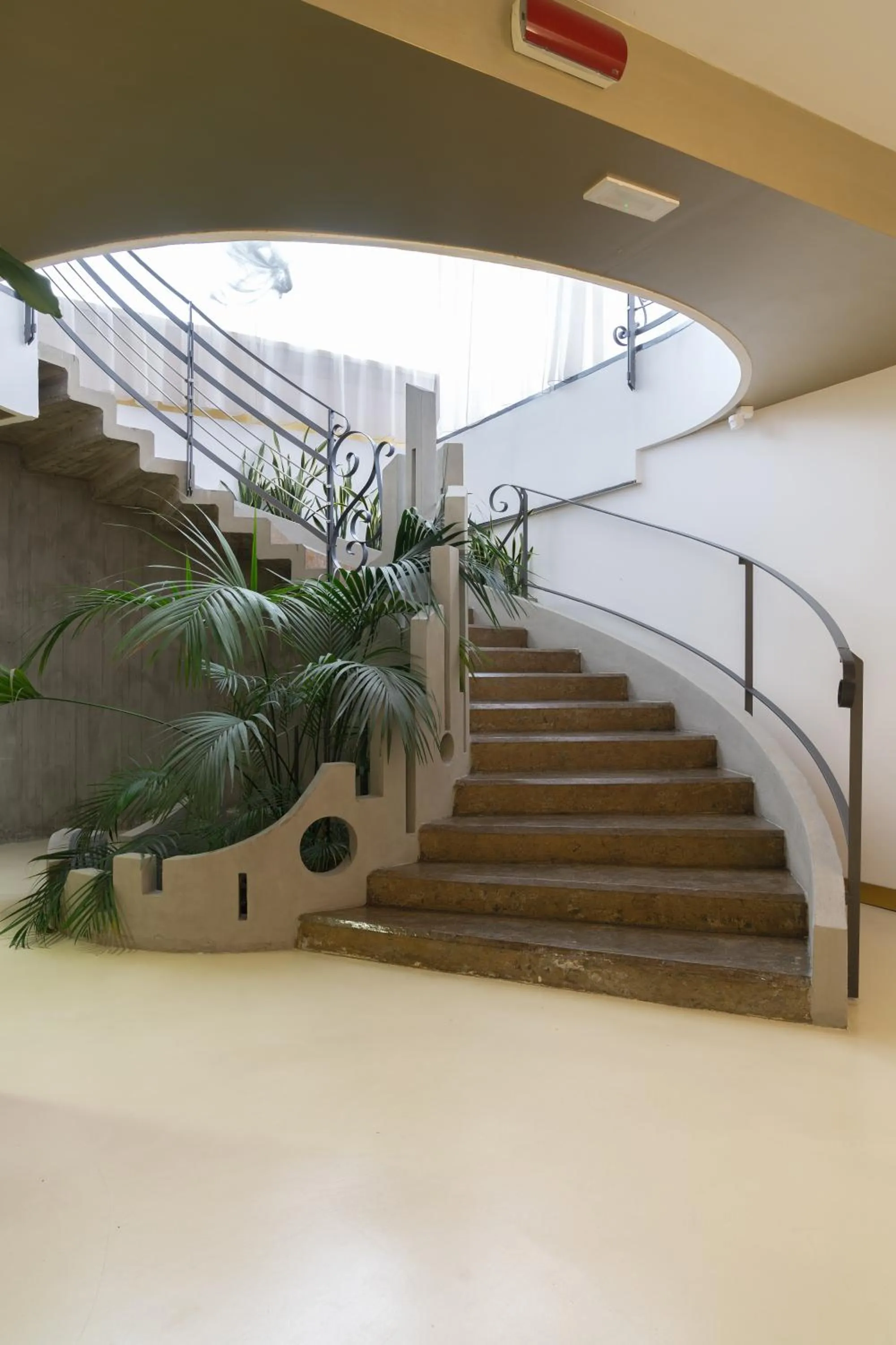Communal lounge/ TV room in Reginna Palace Hotel