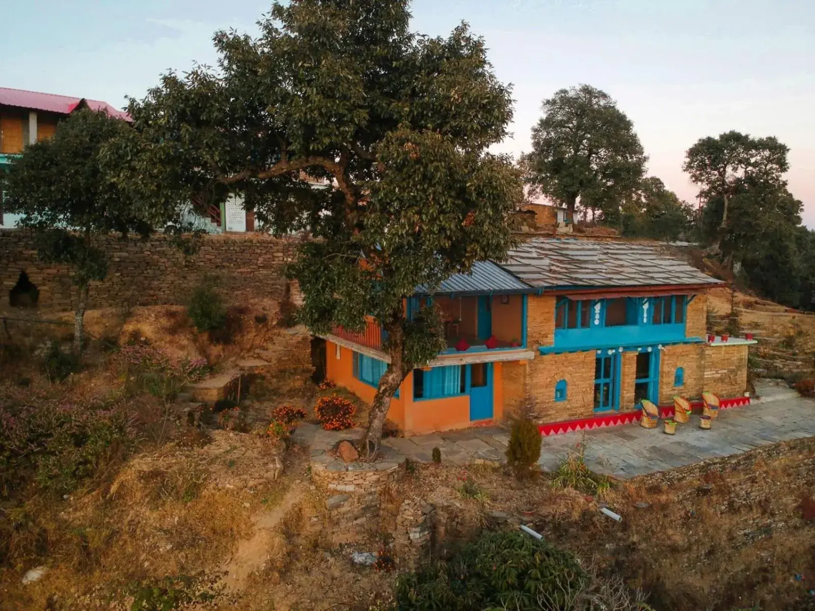 Property building in Kot Kailash Kumaon Property building in Kot Kailash Kumaon