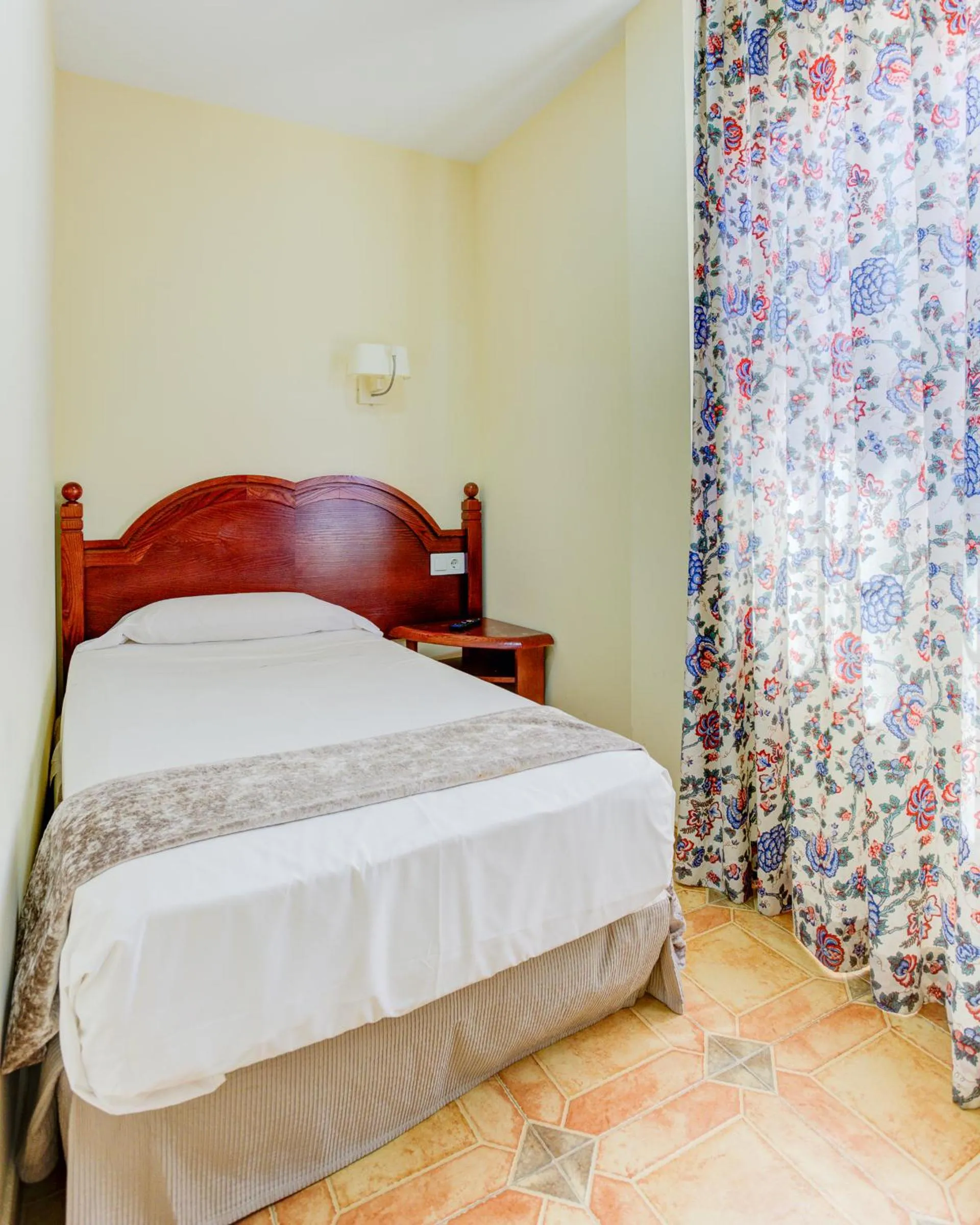 Photo of the whole room, Bed in Hotel Pizarro