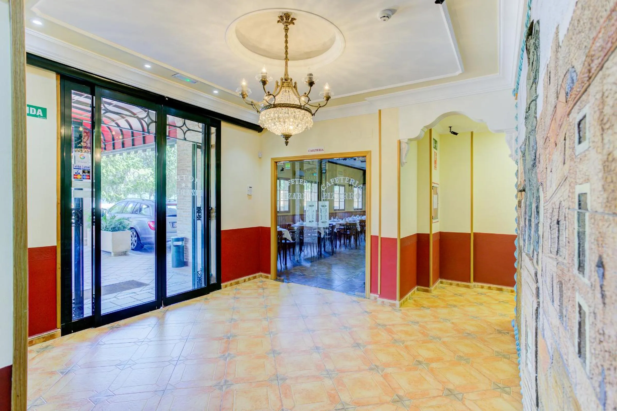 Property building in Hotel Pizarro