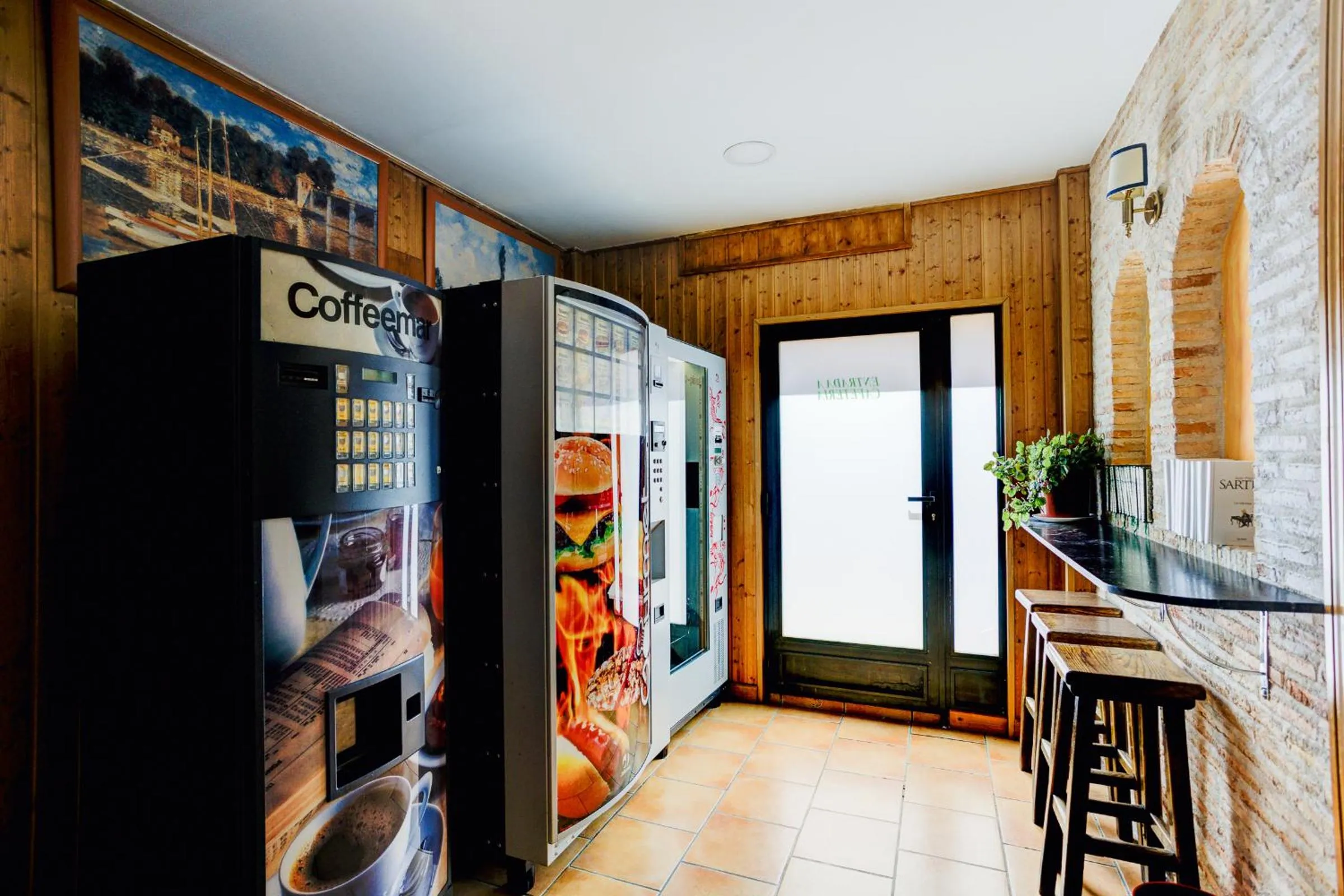 Property building in Hotel Pizarro