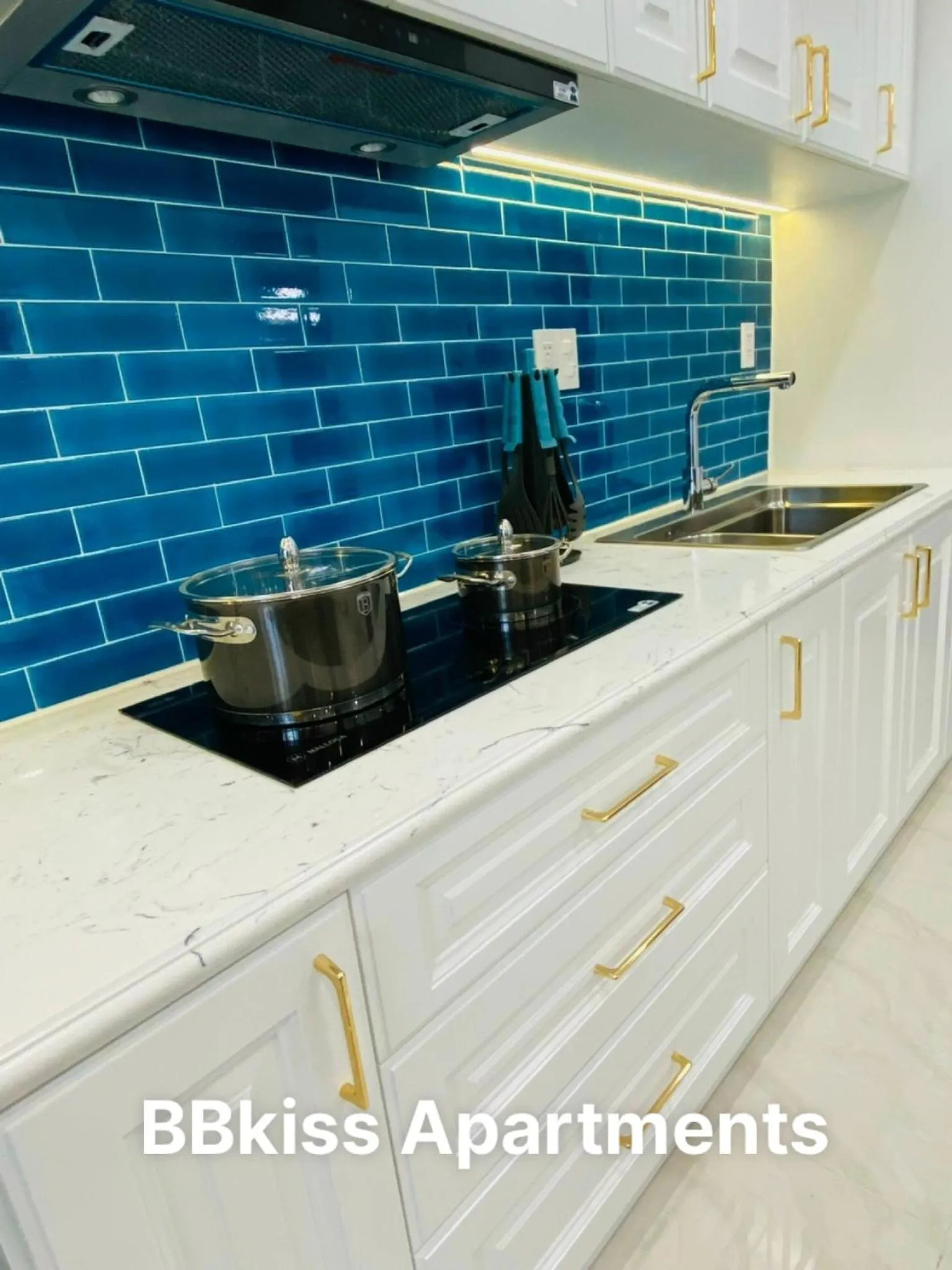 BBKISS Apartments & Hotel