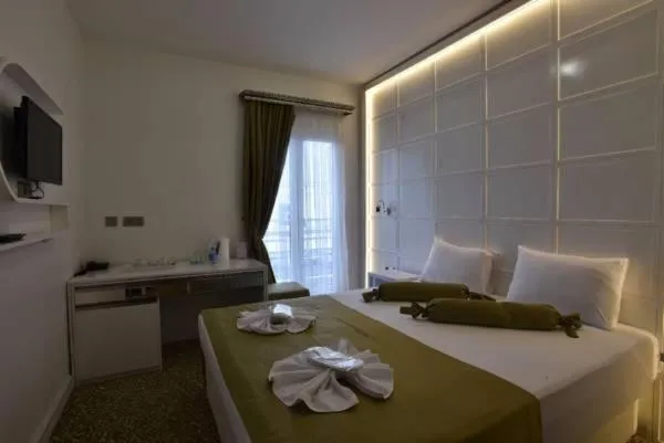 Bed in Airport Trabzon Otel