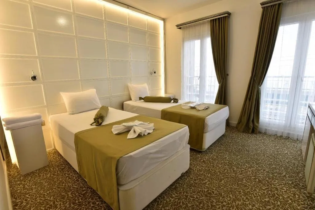 Bed in Airport Trabzon Otel