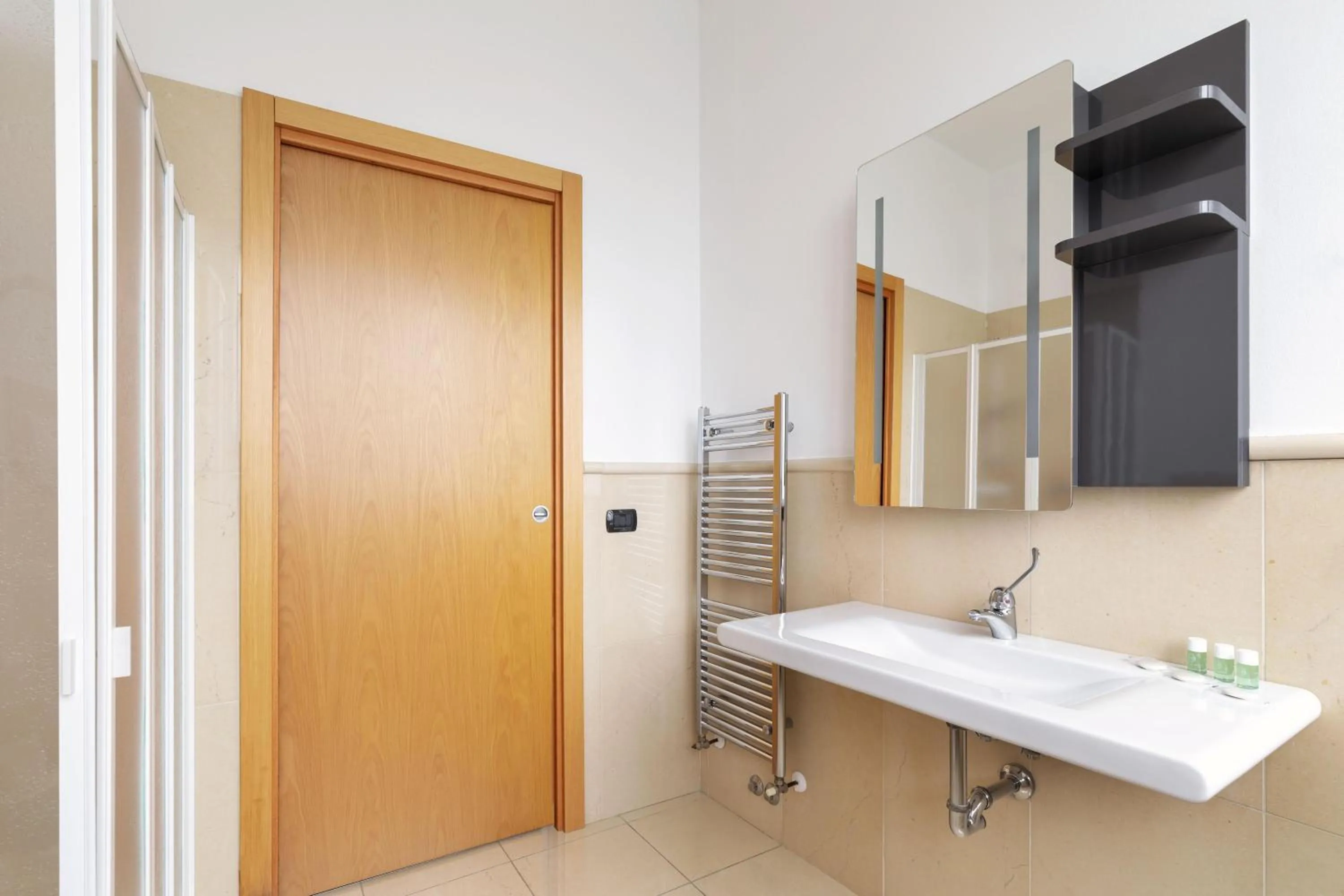 Photo of the whole room in B&B Hotel Sassuolo