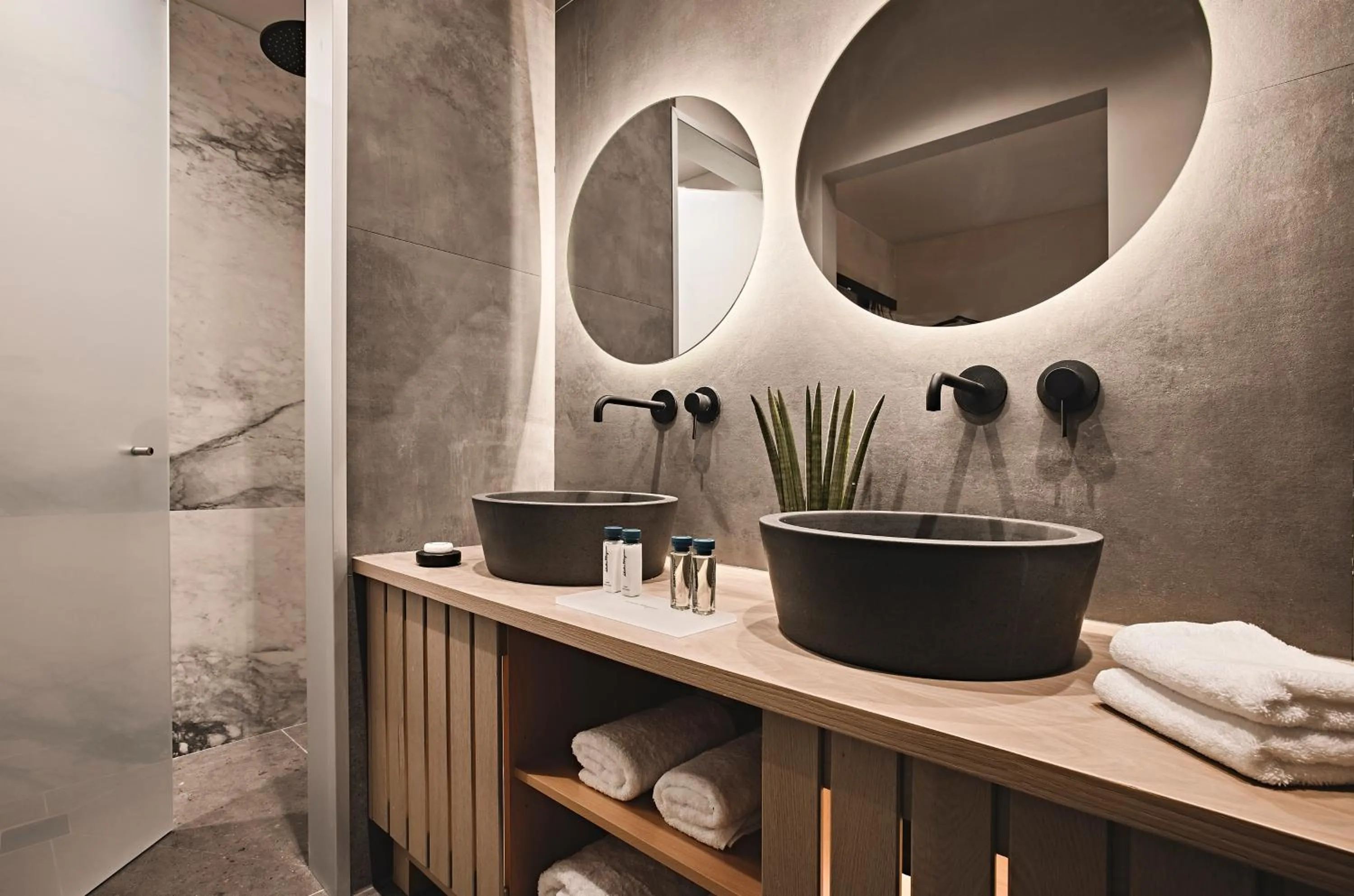 Shower in Cama Luxury Suites Glyfada