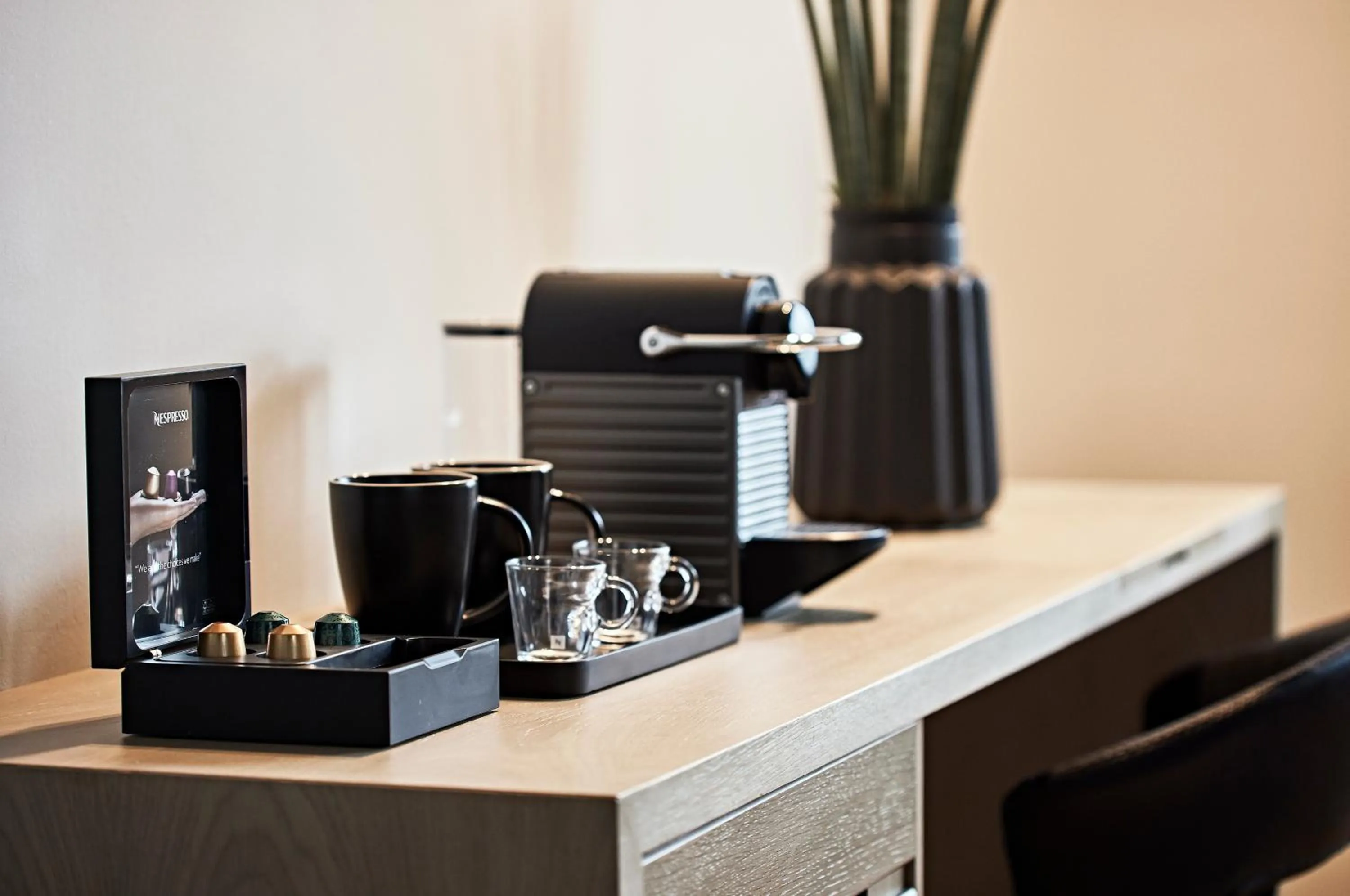 Coffee/tea facilities in Cama Luxury Suites Glyfada