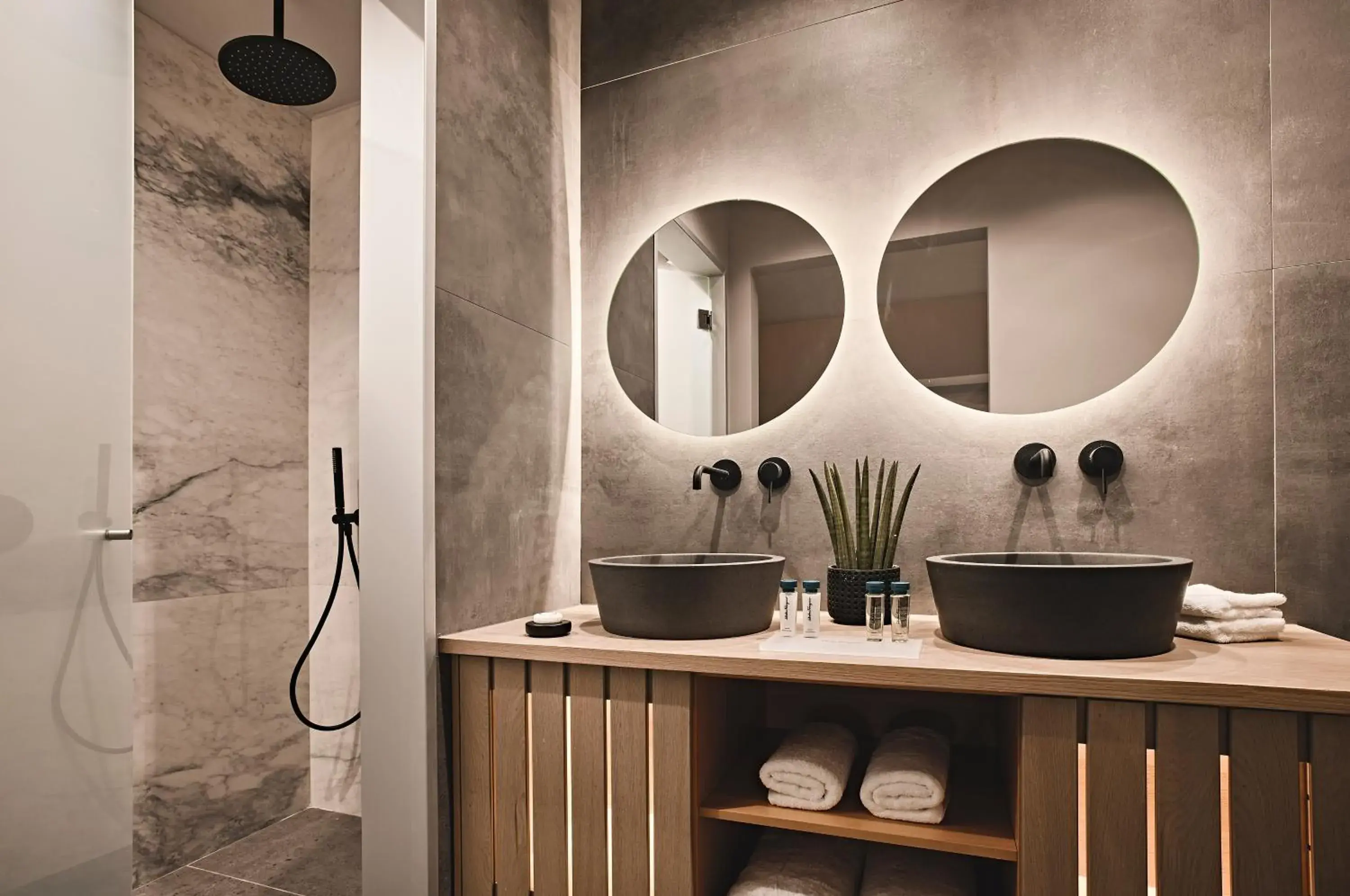 Deluxe Double Room in Cama Luxury Suites Glyfada Deluxe Double Room in Cama Luxury Suites Glyfada