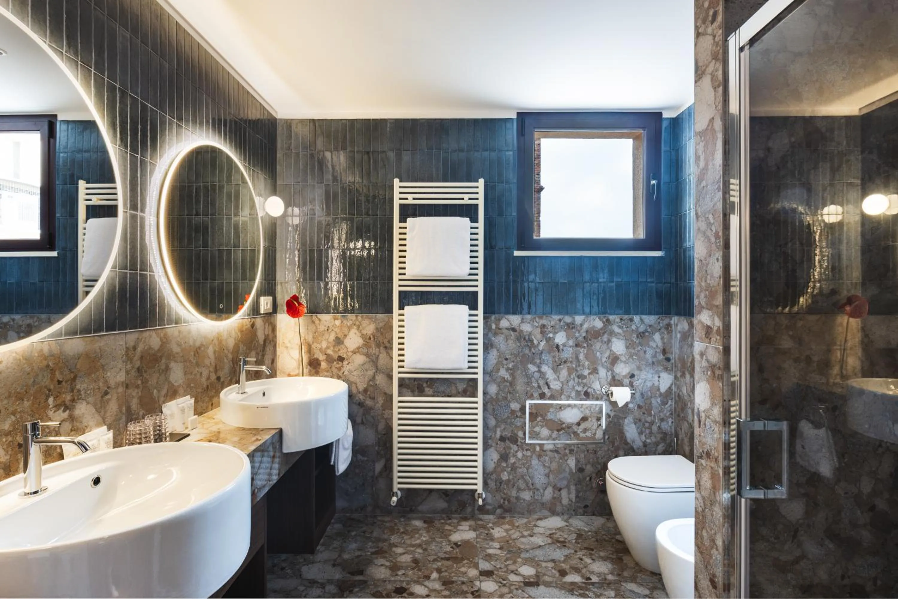 Shower in Casa D'Este - Hotel Ferrara