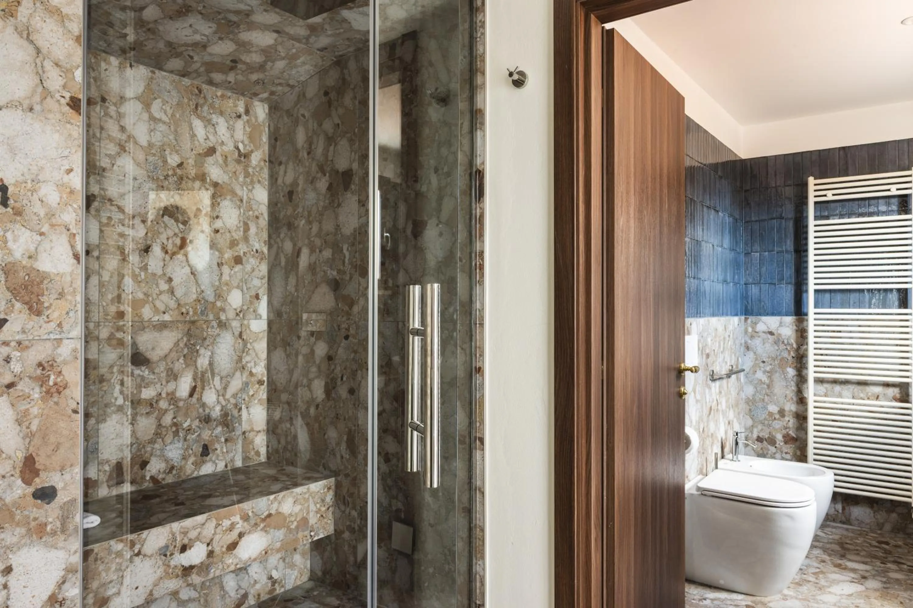 Bathroom in Casa D'Este - Hotel Ferrara