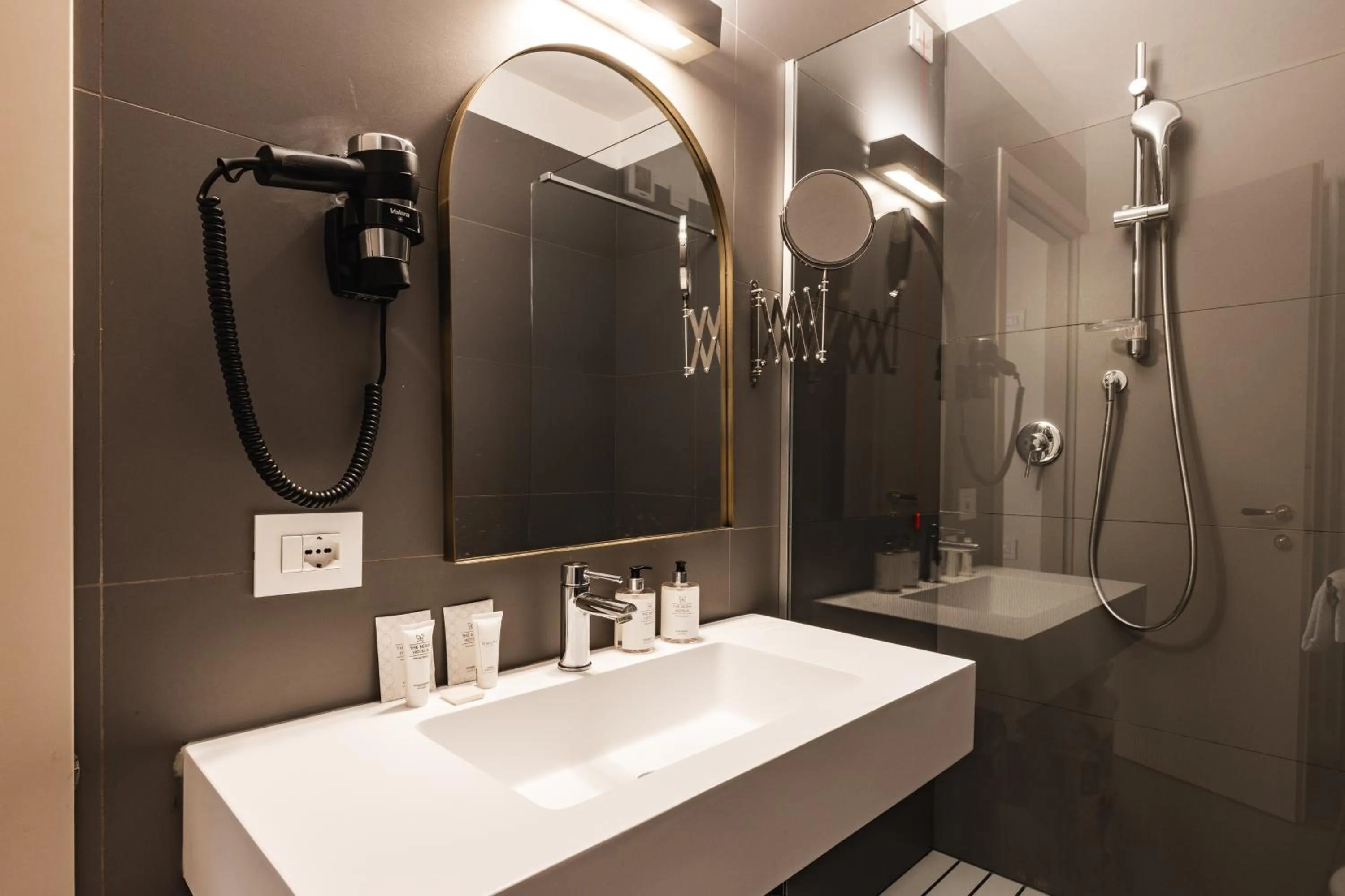 Bathroom in Casa D'Este - Hotel Ferrara