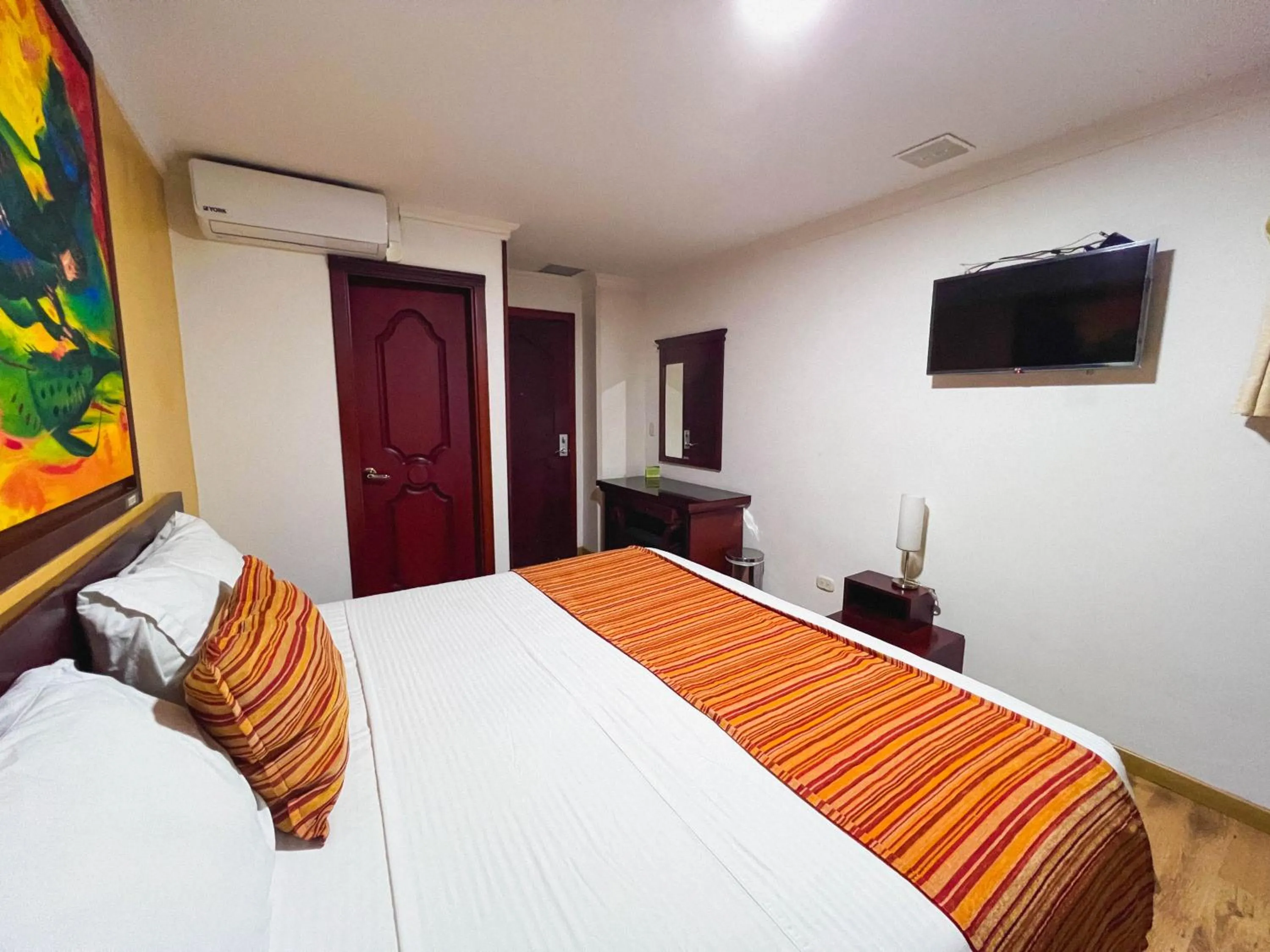 Bed in Hotel Luxor Pereira