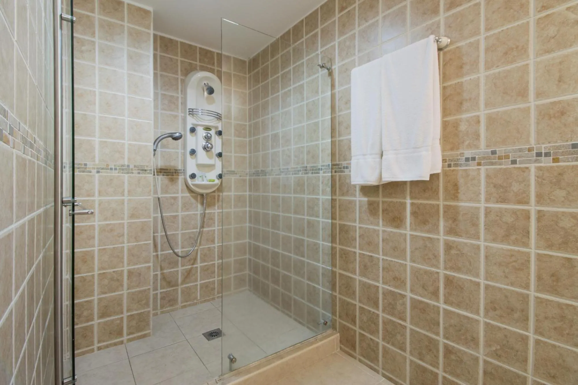 Bathroom in Hotel Luxor Pereira