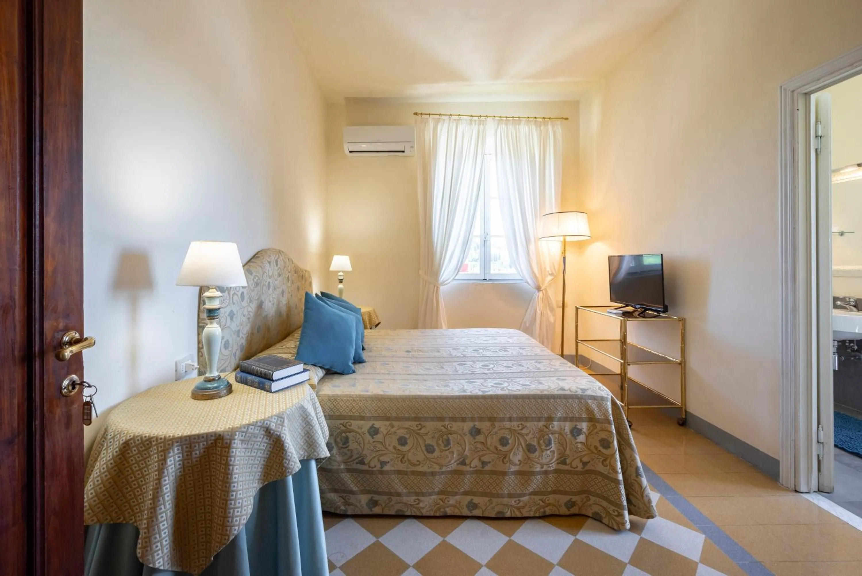 Photo of the whole room, Bed in Agriturismo Bio Fattoria Bacio