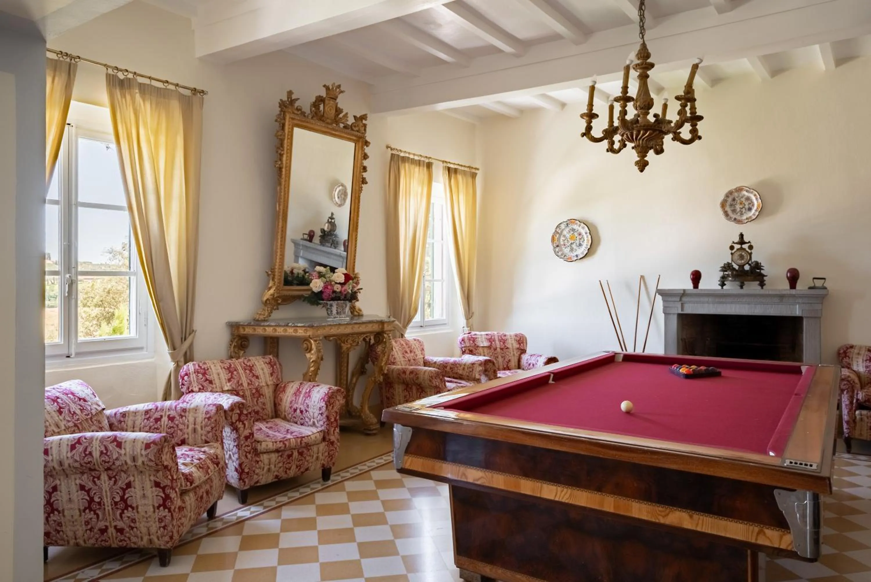 Communal lounge/ TV room in Agriturismo Bio Fattoria Bacio