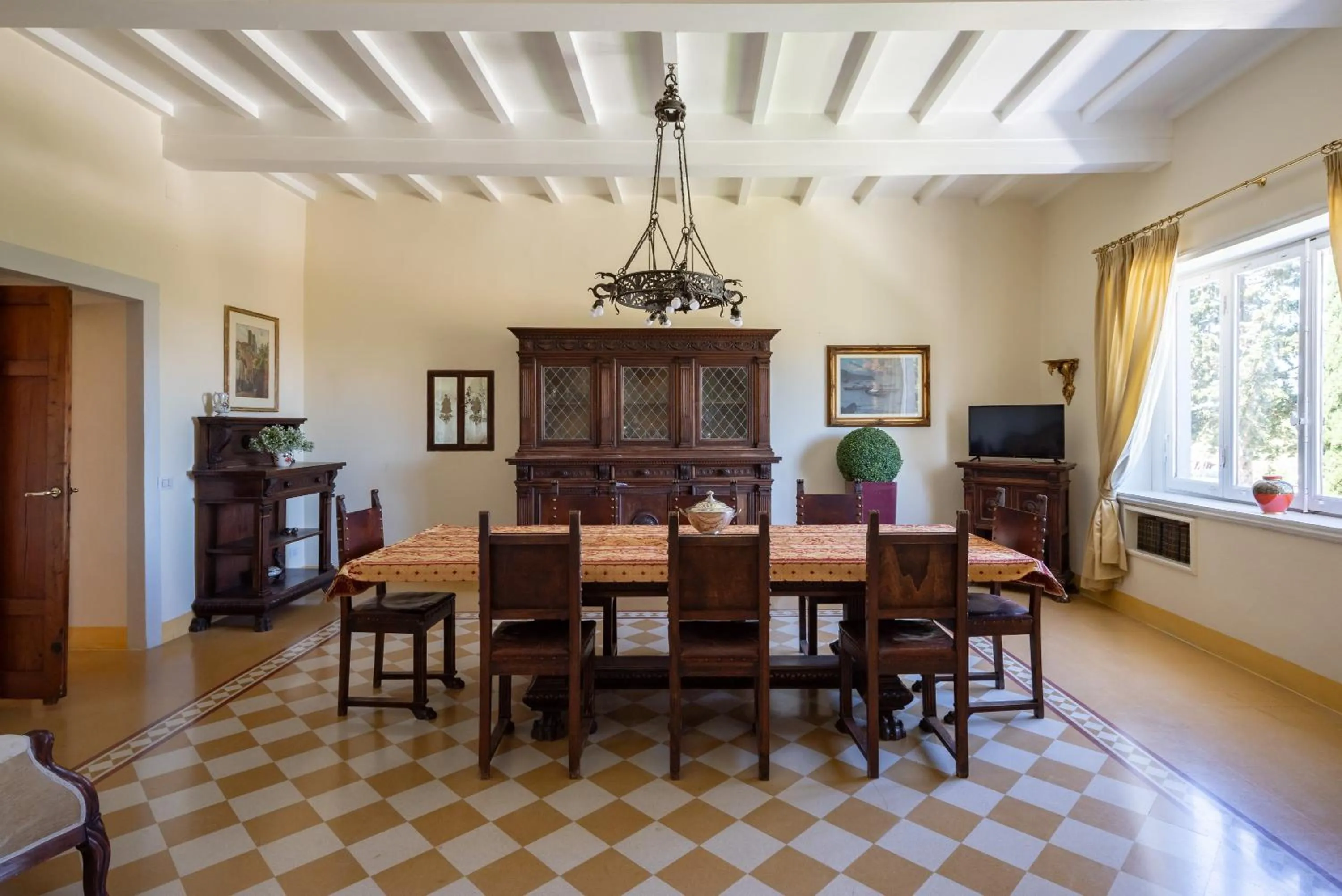 Communal lounge/ TV room in Agriturismo Bio Fattoria Bacio