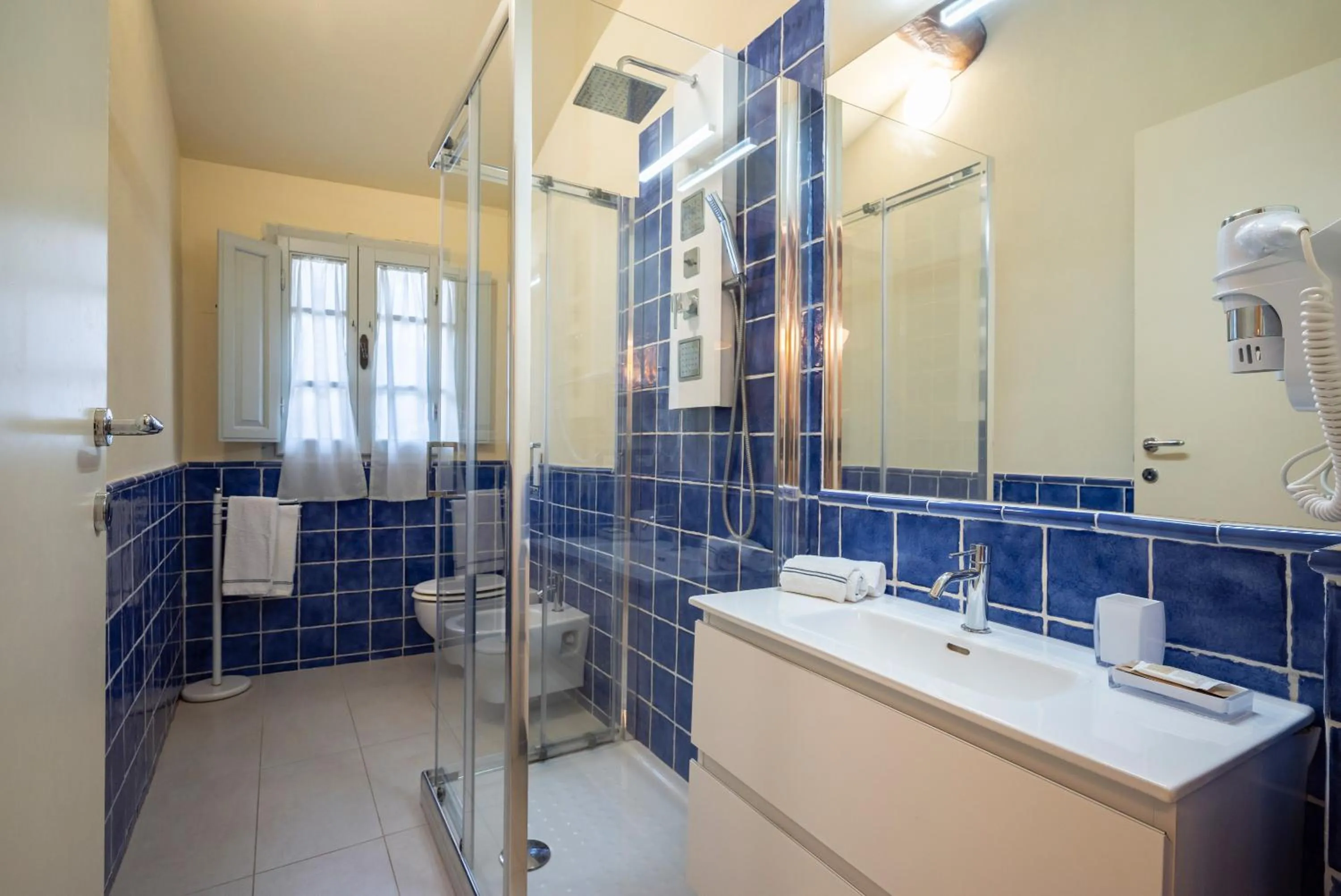 Shower in Agriturismo Bio Fattoria Bacio