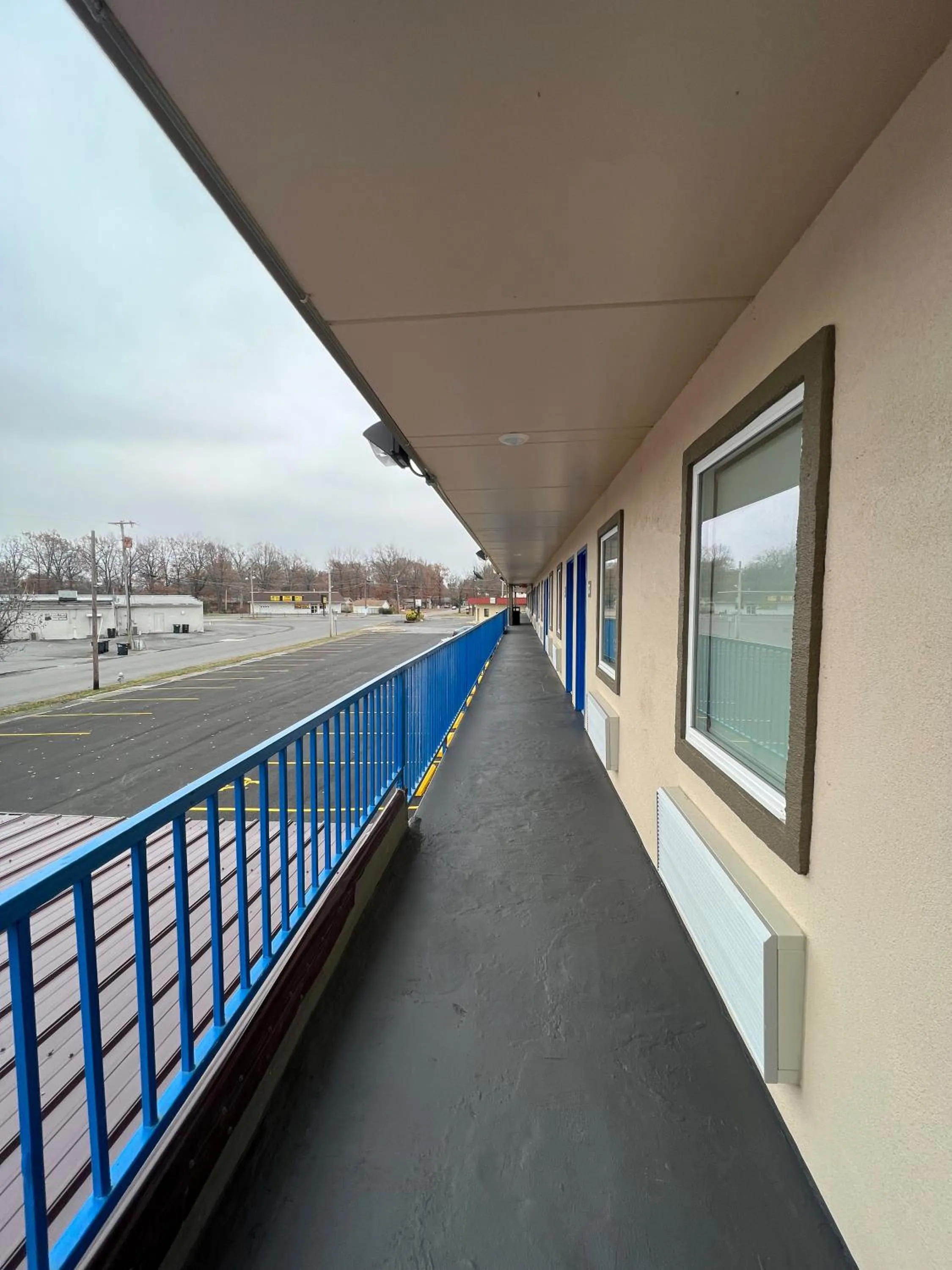 Property building in Super 8 by Wyndham Paducah I-24 Exit 4