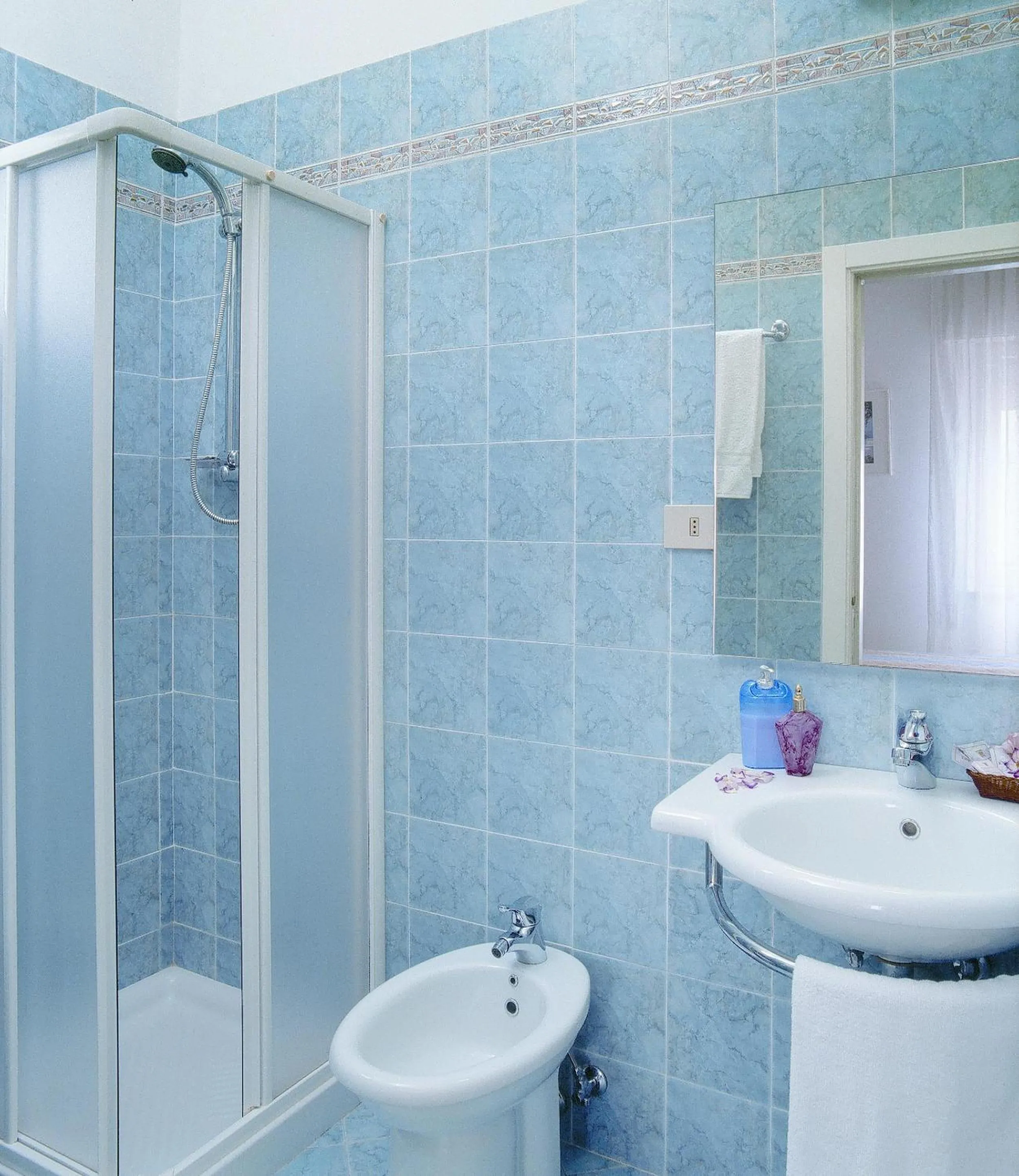 Shower in Hotel Giulietta