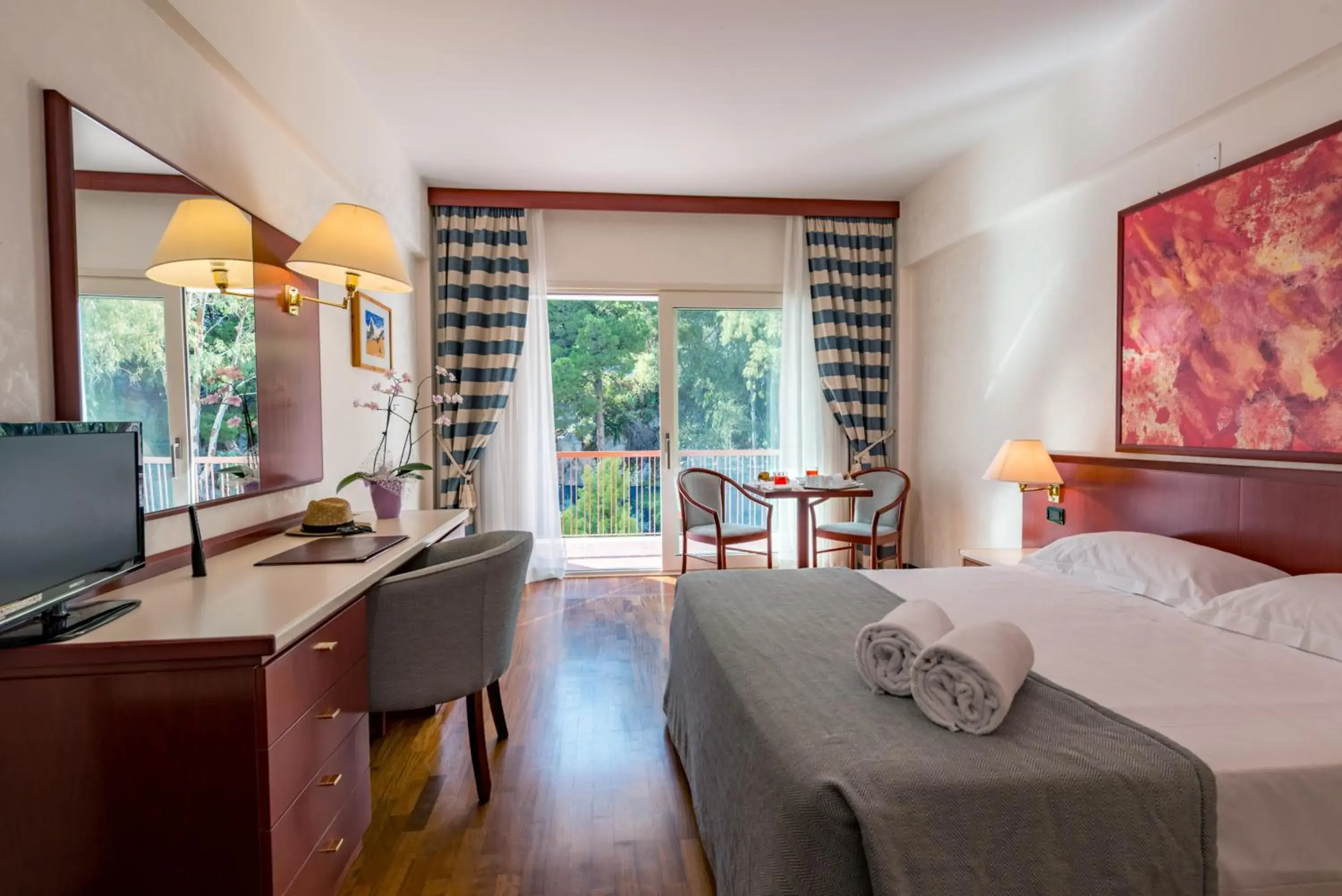 Bedroom, Bed in Splendid Hotel La Torre Bedroom, Bed in Splendid Hotel La Torre