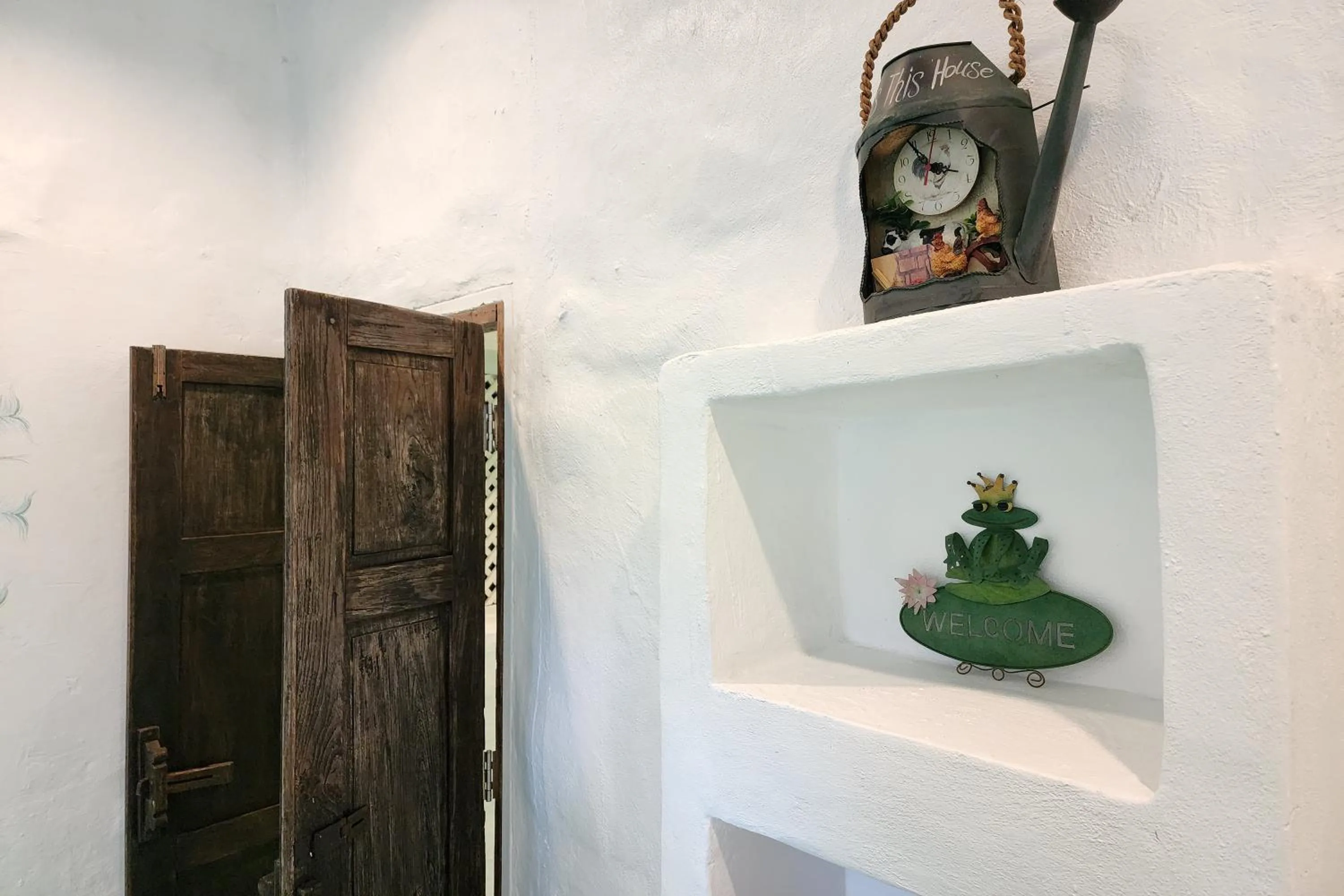 Decorative detail in Karaboon Wellness