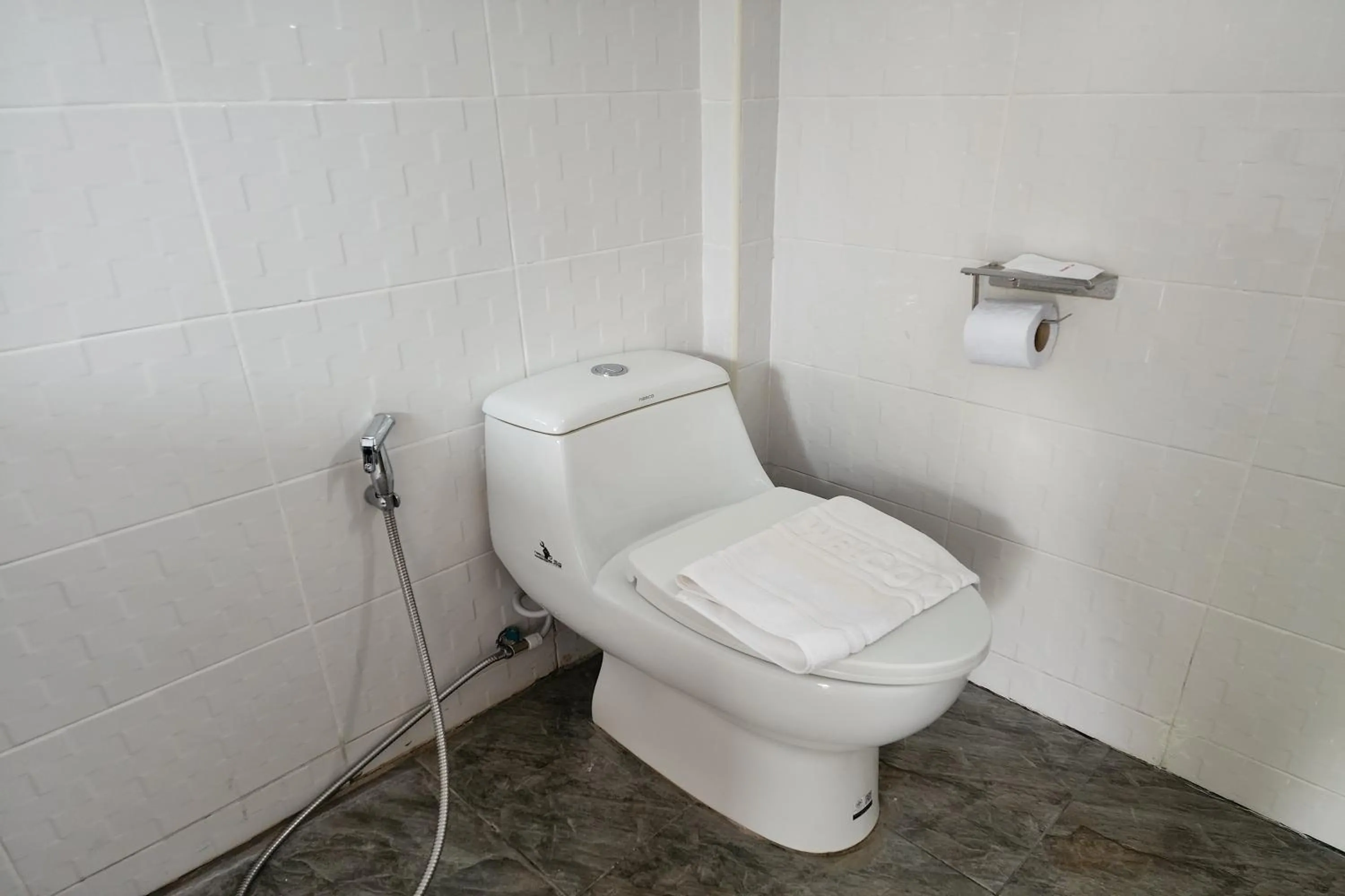 Toilet in Karaboon Wellness