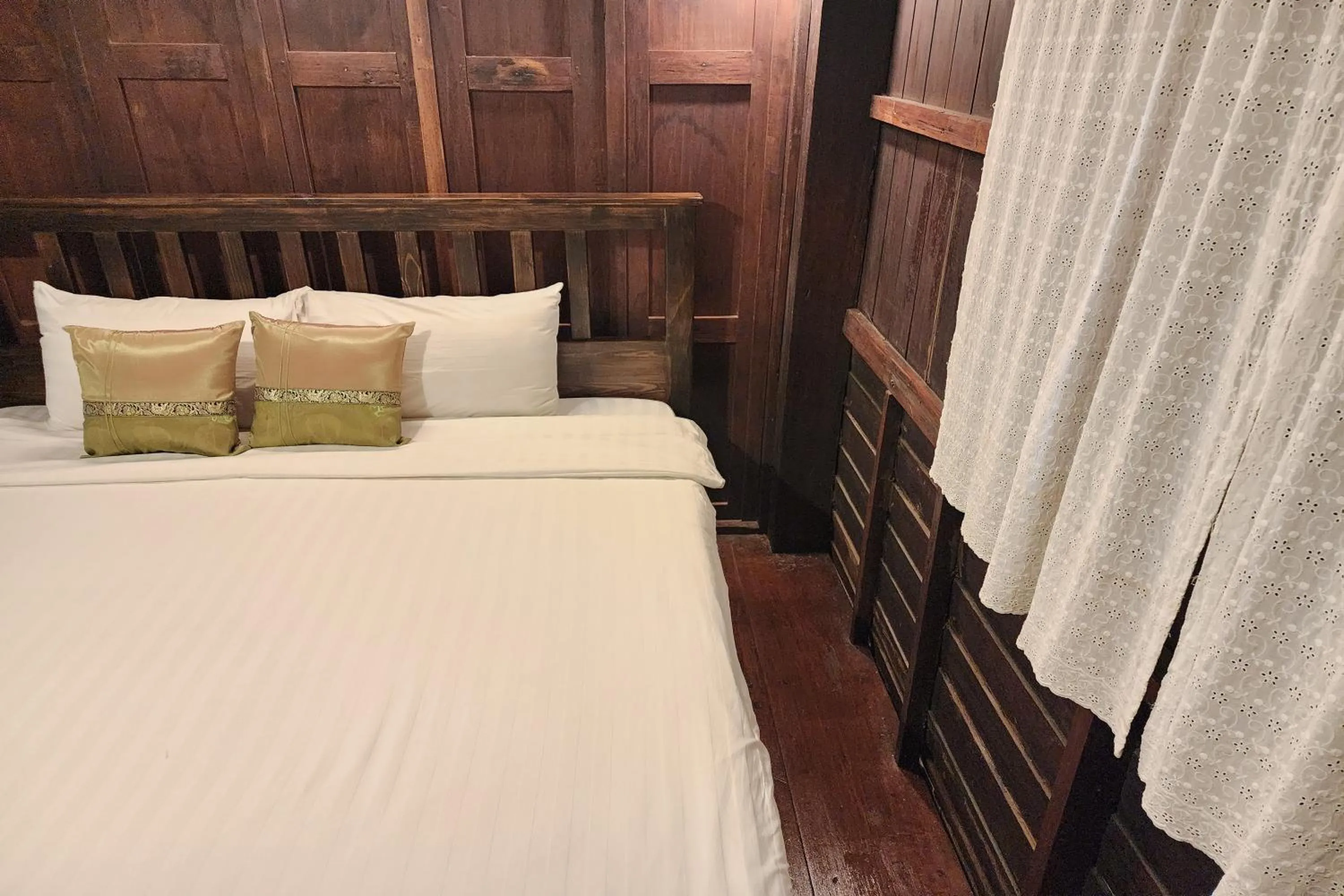 Bed in Karaboon Wellness